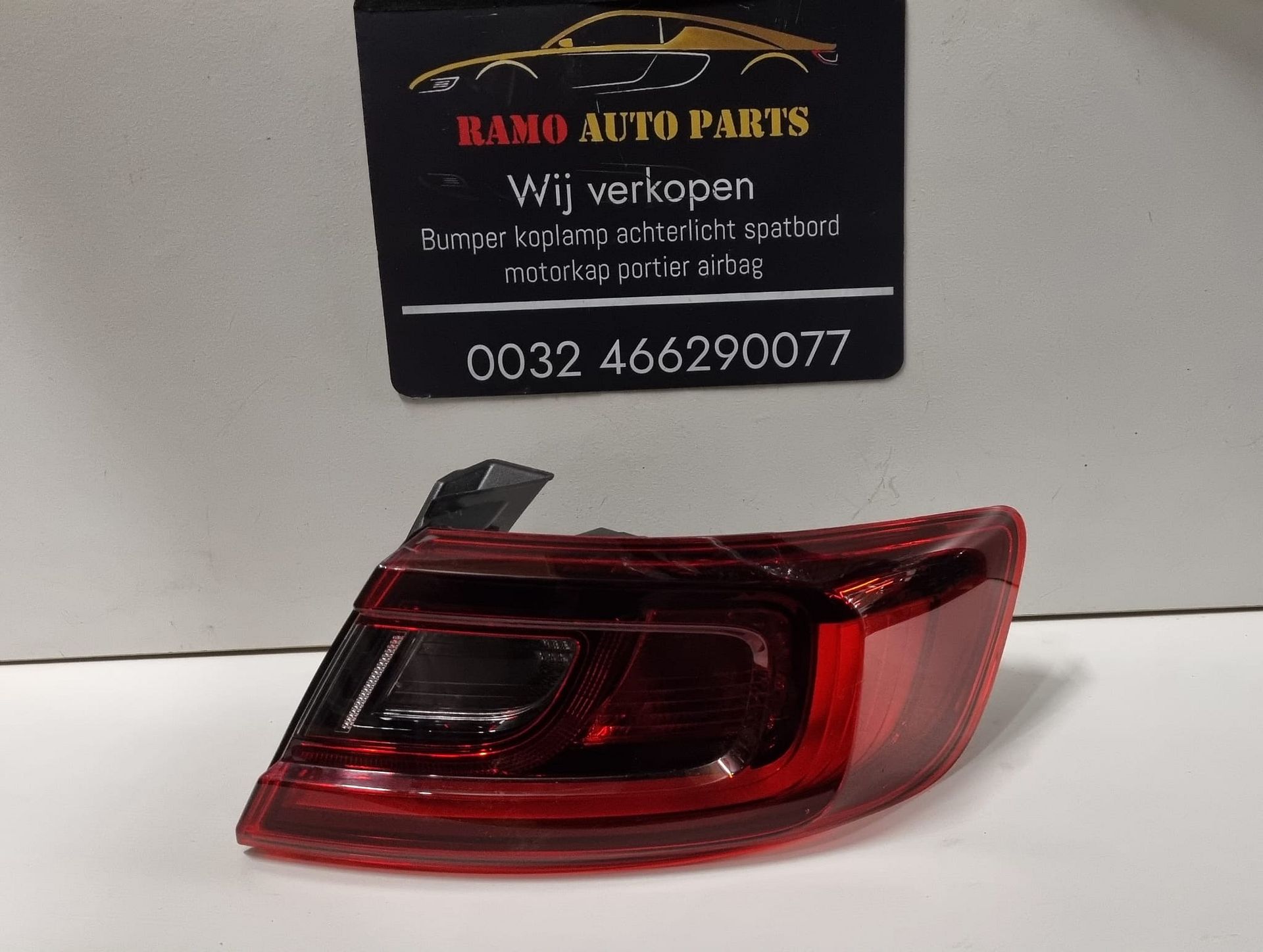 RENAULT ARKANA MK1 2019-2025 ACHTERLICHT RECHTS 265500964R tail light single usado en Menorca