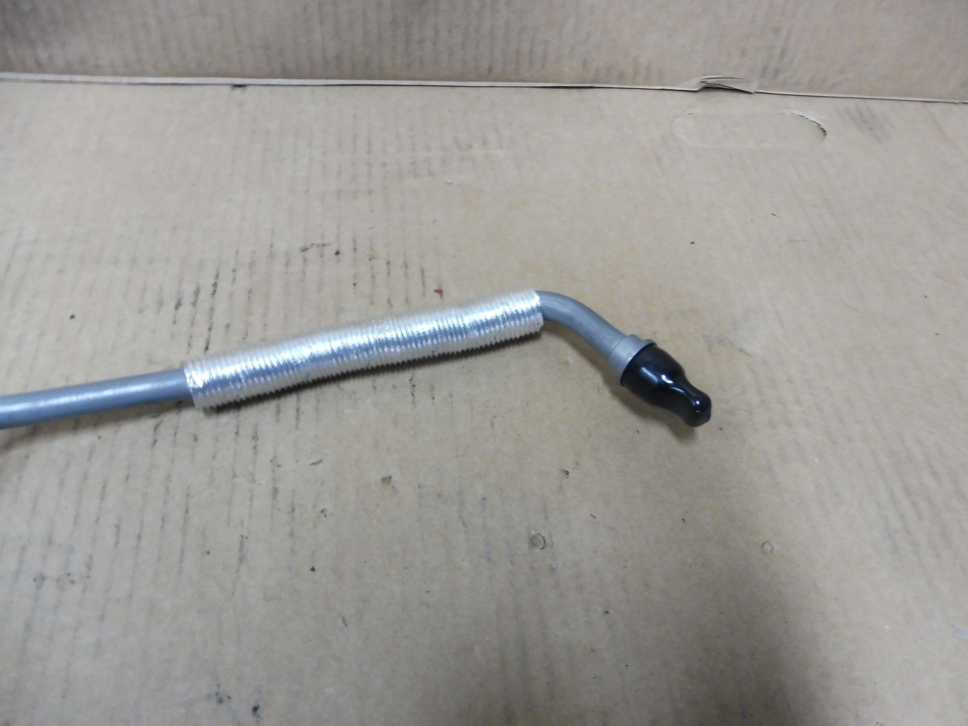 Oliekoelerslang voor automatische transmissie van Land Rover - originalineel Land Rover UBP500300 oil cooler usado en Menorca foto 4