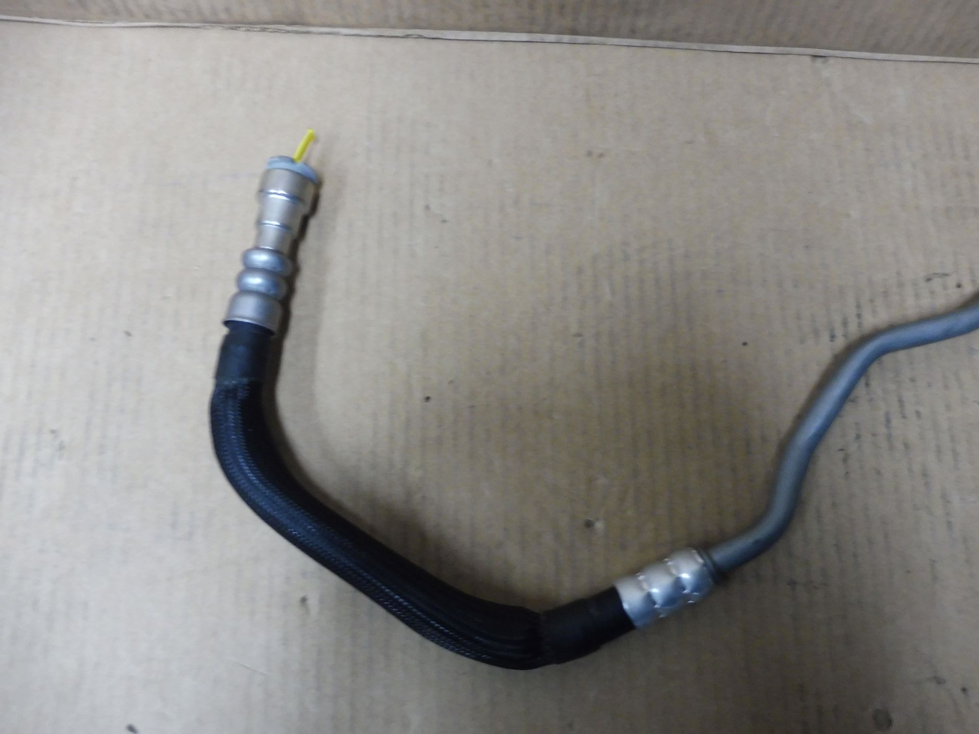 Oliekoelerslang voor automatische transmissie van Land Rover - originalineel Land Rover UBP500300 oil cooler usado en Menorca foto 3