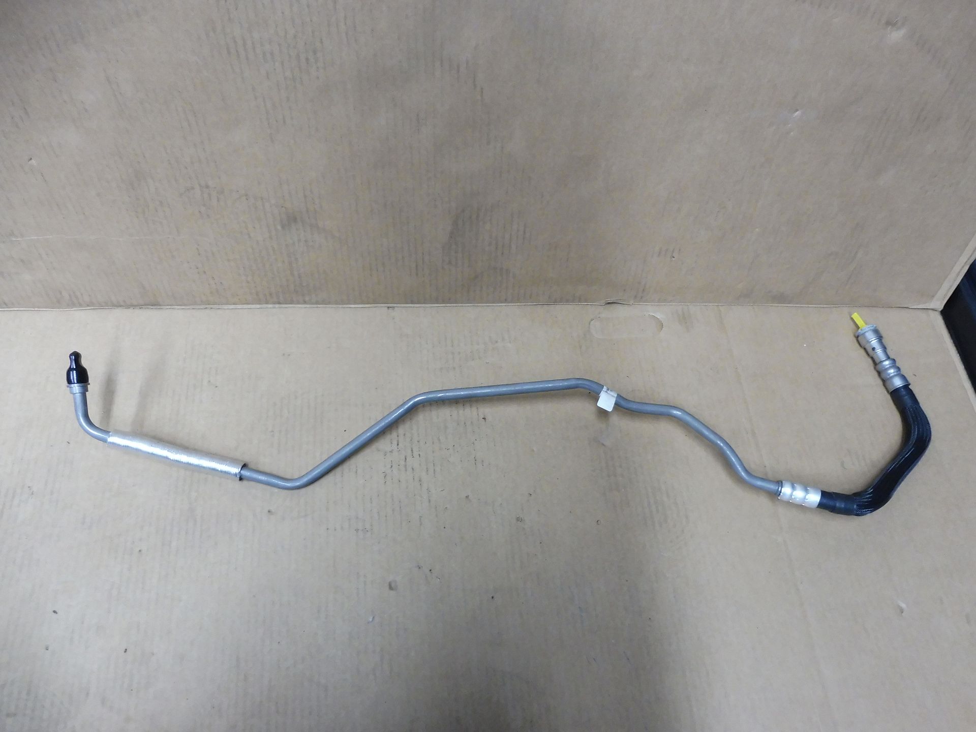 Oliekoelerslang voor automatische transmissie van Land Rover - originalineel Land Rover UBP500300 oil cooler usado en Menorca
