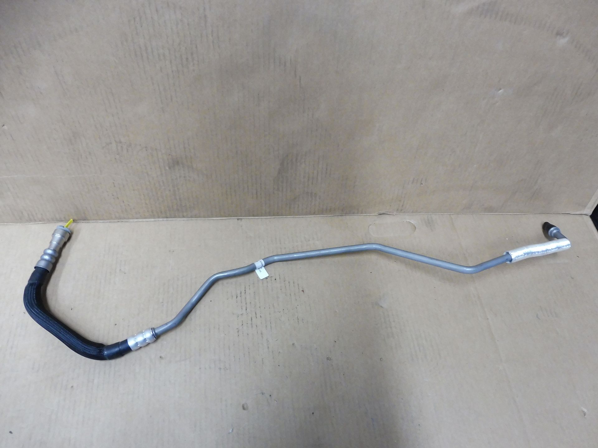 Oliekoelerslang voor automatische transmissie van Land Rover - originalineel Land Rover UBP500300 oil cooler usado en Menorca foto 2