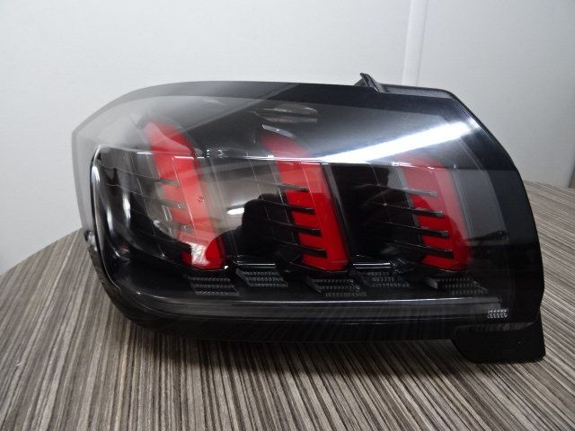 Achterlicht Peugeot 208 anio 2024 1.2 VTI 82 links 9823216680 tail light single usado en Menorca