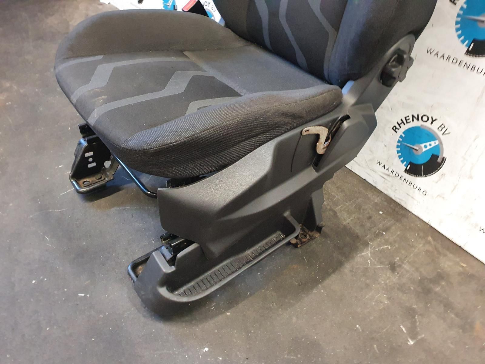 Connect 2016 linker stoel seat single usado en Menorca foto 2