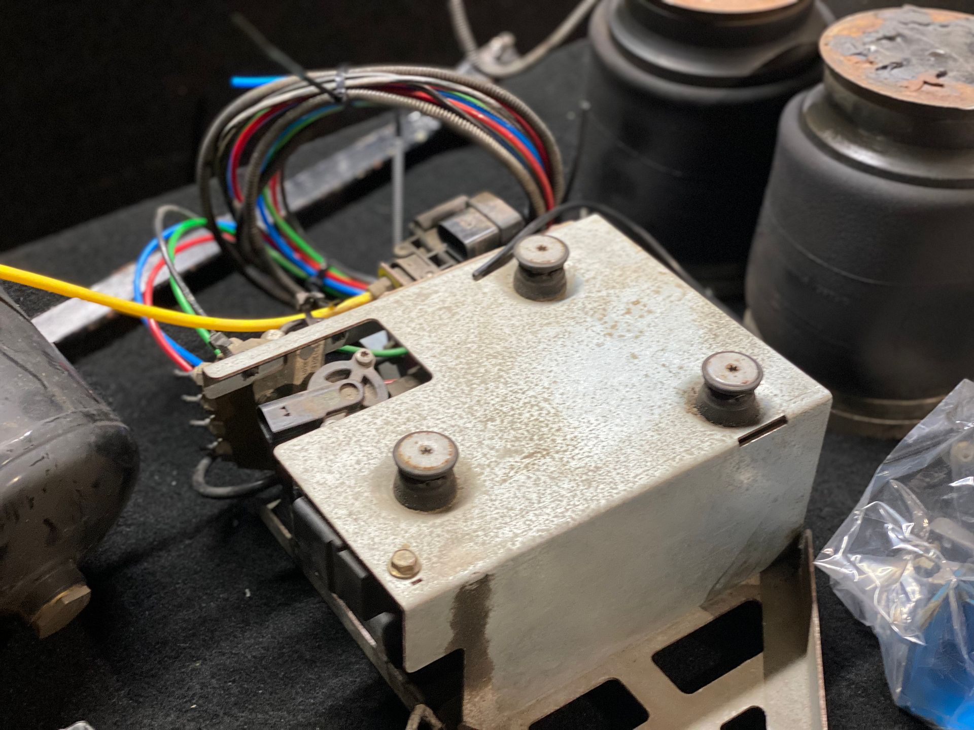 VB-Airsuspension Luchtvering Set G-Clase W463 compressor air pump suspension usado en Menorca foto 5