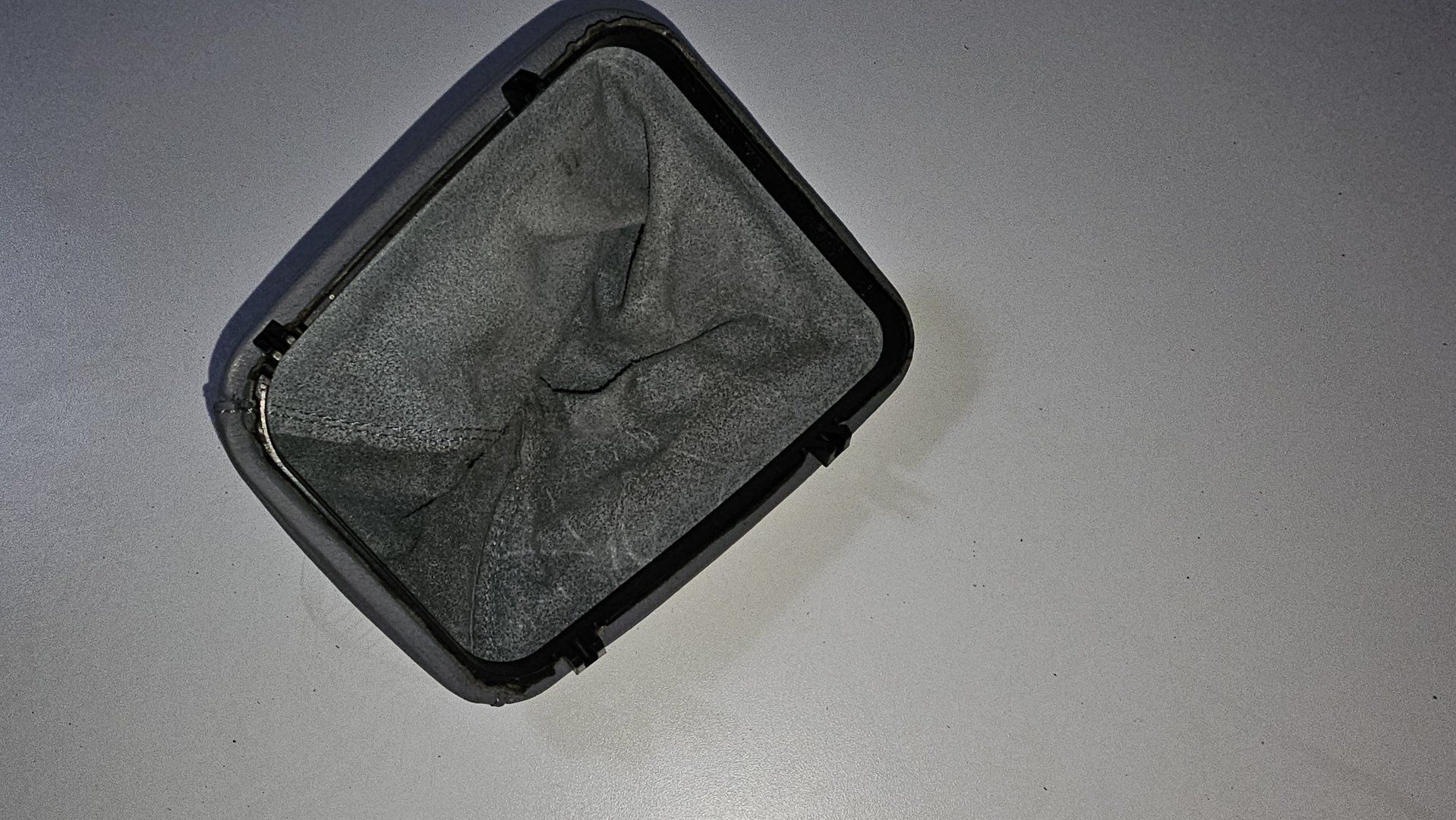 Versnellingspookhoes leer pookhoes grijs schakelbak BMW 3 serie E46 25111434031 gear lever cover usado en Menorca foto 4