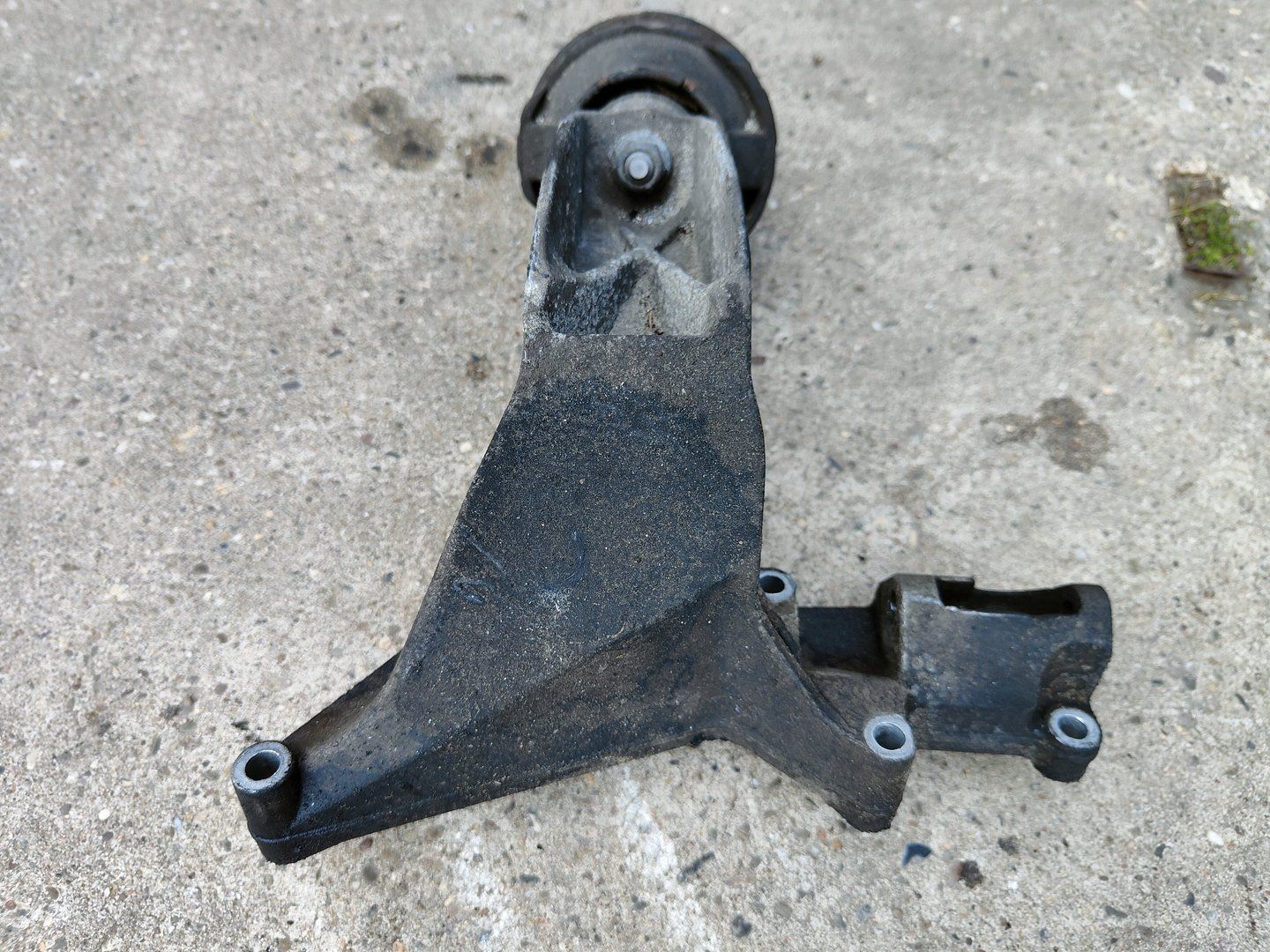 Motorsteun bracket links BMW 3 serie E46 M47 diesel 22116753225 6753225 engine mount engine rubber usado en Menorca