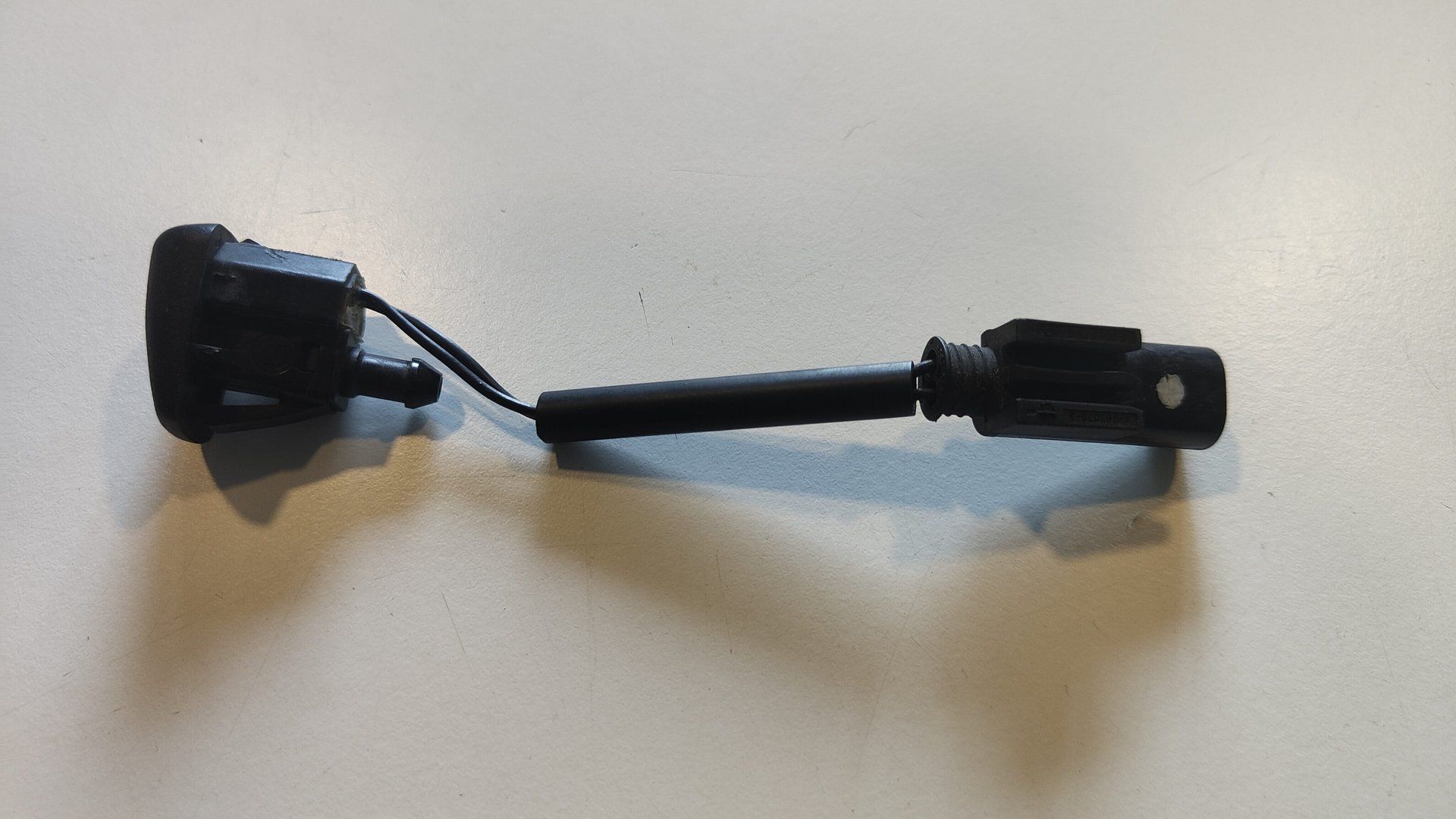 Ruitensproeier nozzle verwarmd BMW 5 serie E60 E61 incl. LCi 61667132969 7132969 windscreen washer nozzle usado en Menorca