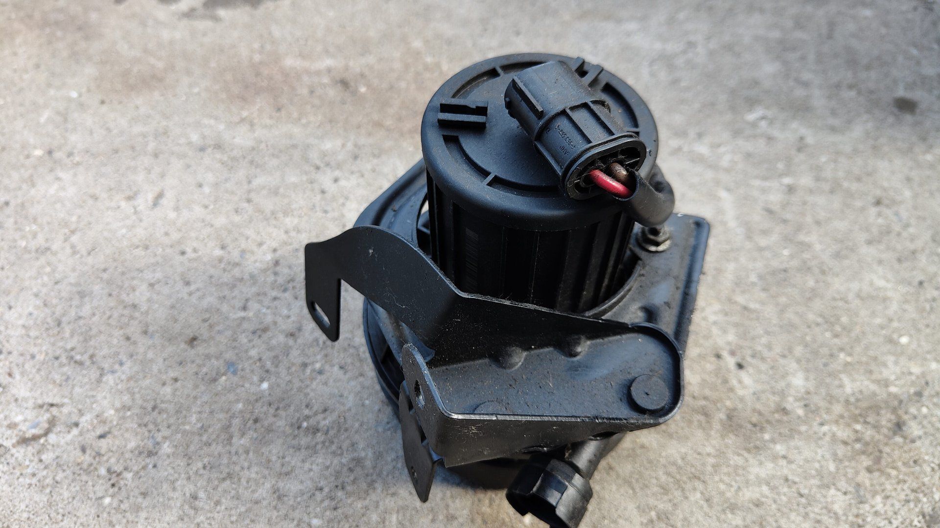 Luchtpomp escapegas emissiepomp BMW 3 serie E46 11727514953 7514953 exhaust gas air pump usado en Menorca
