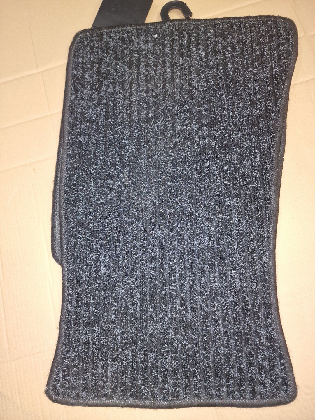 Automatten set 4-delig 21201009320000 zwart / grijs voor BMW Z3 niet originalineel car mats complete usado en Menorca foto 4