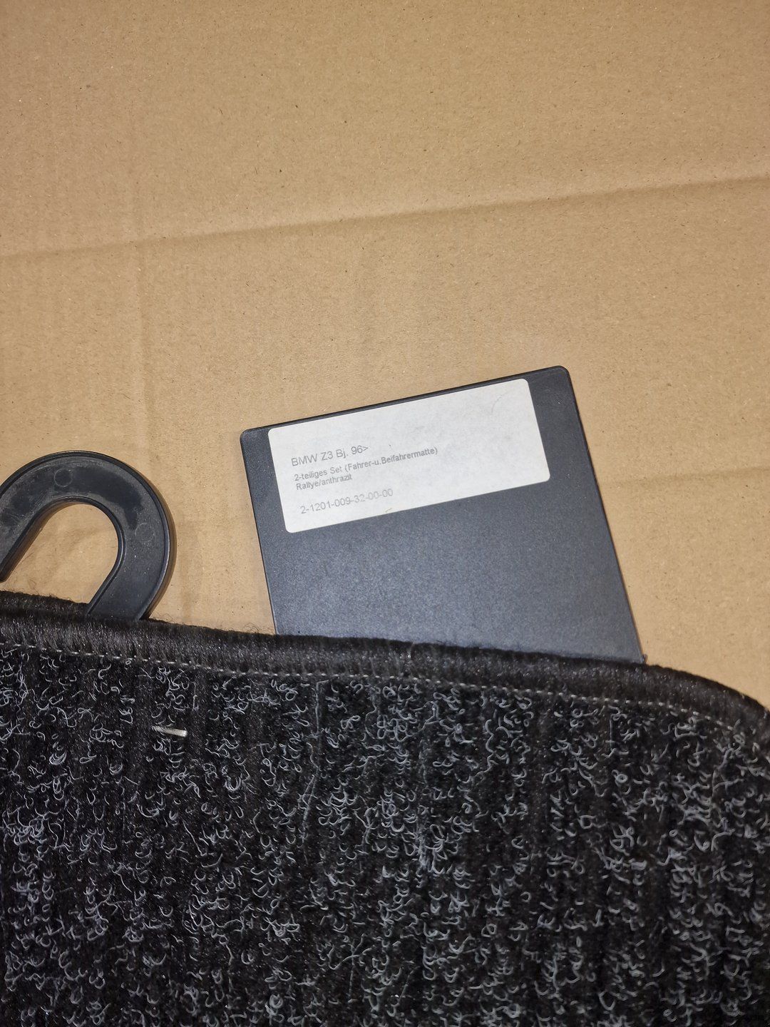 Automatten set 4-delig 21201009320000 zwart / grijs voor BMW Z3 niet originalineel car mats complete usado en Menorca foto 2