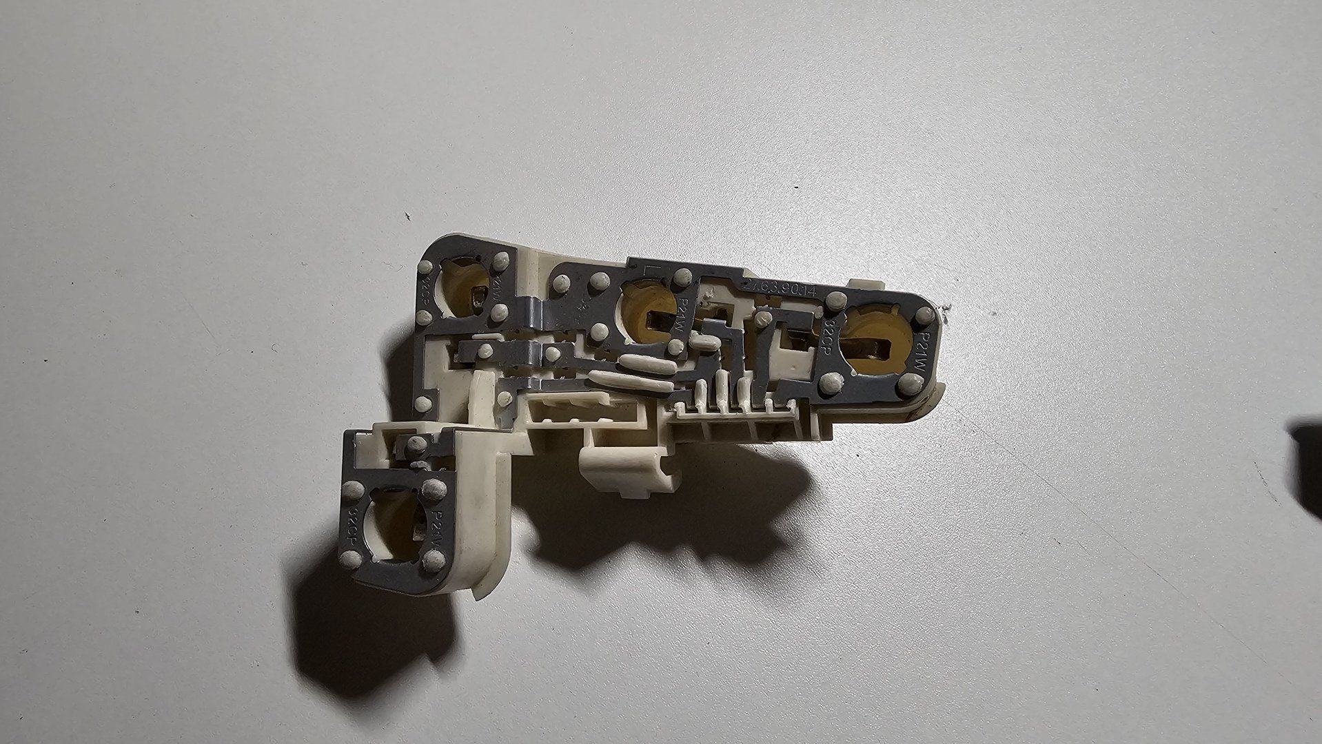 Lamp fitting achterlicht links op zijpaneel BMW 3 serie E90 63216937473 6937473 fitting usado en Menorca foto 4
