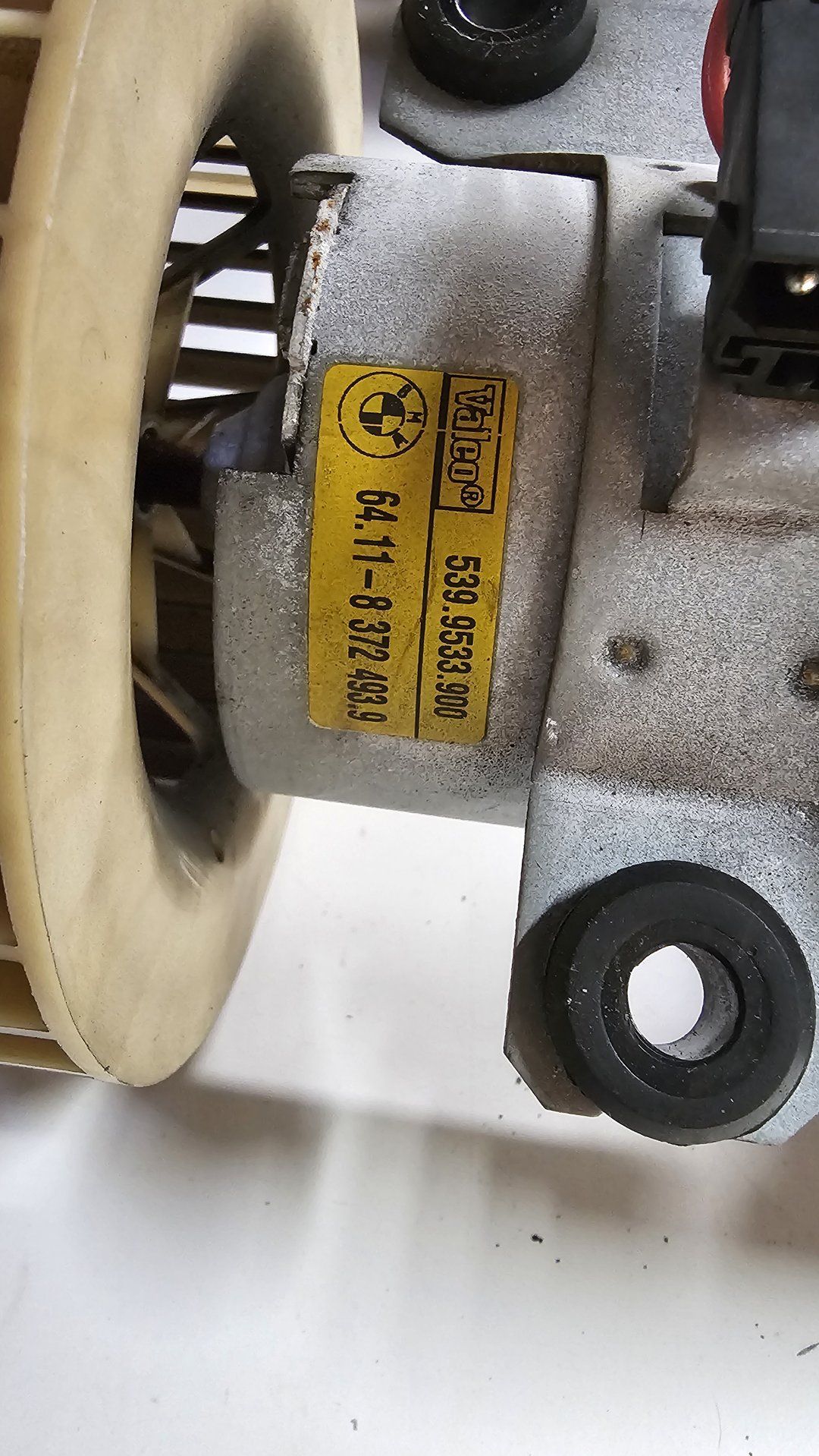 Kachelmotor met airco BMW 5 serie E39 64118372493 8372493 heater engine booster usado en Menorca foto 3