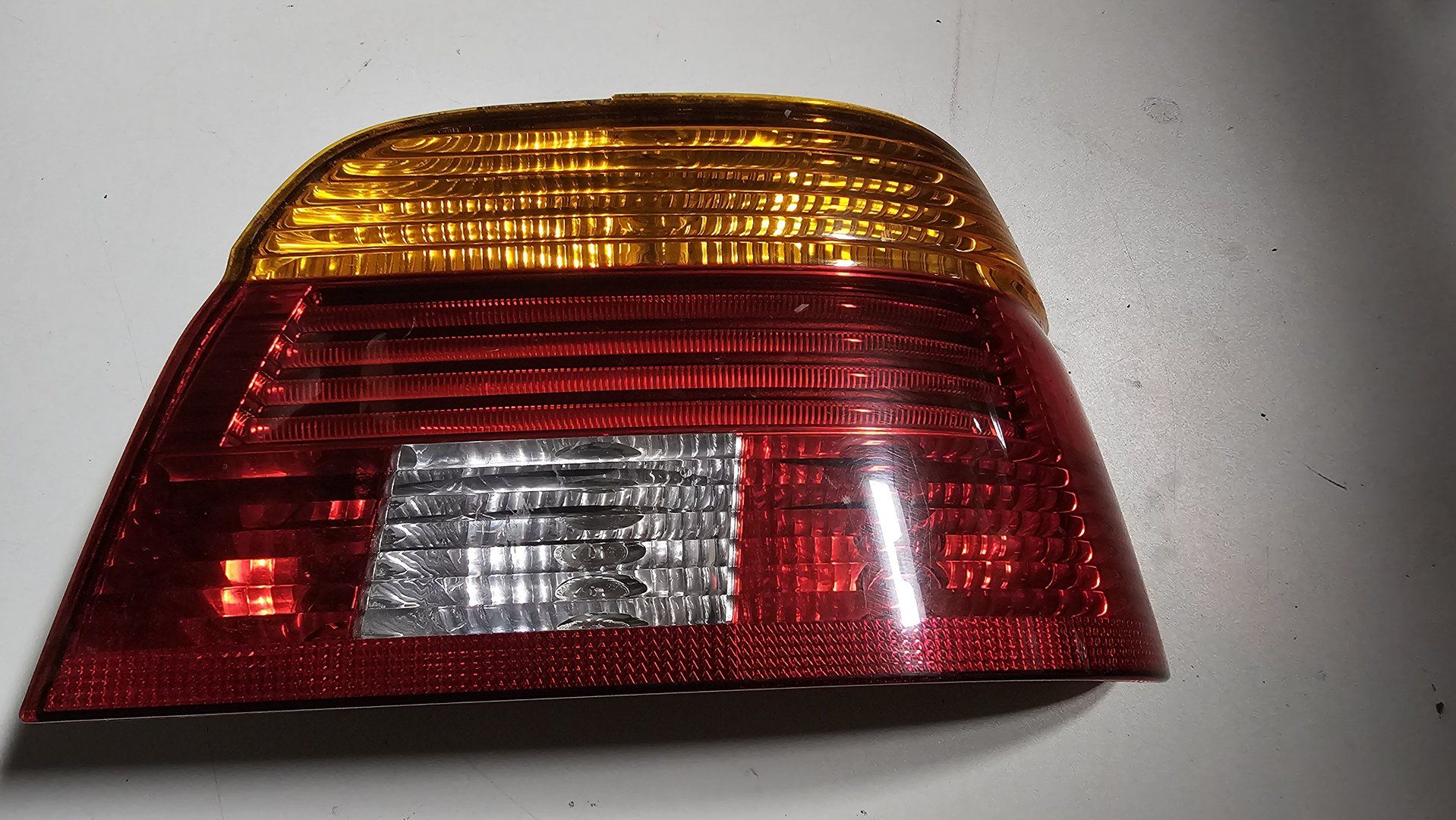 Achterlicht Led oranje rood rechts BMW E39 sedan 63216900210 6900210 tail light single usado en Menorca