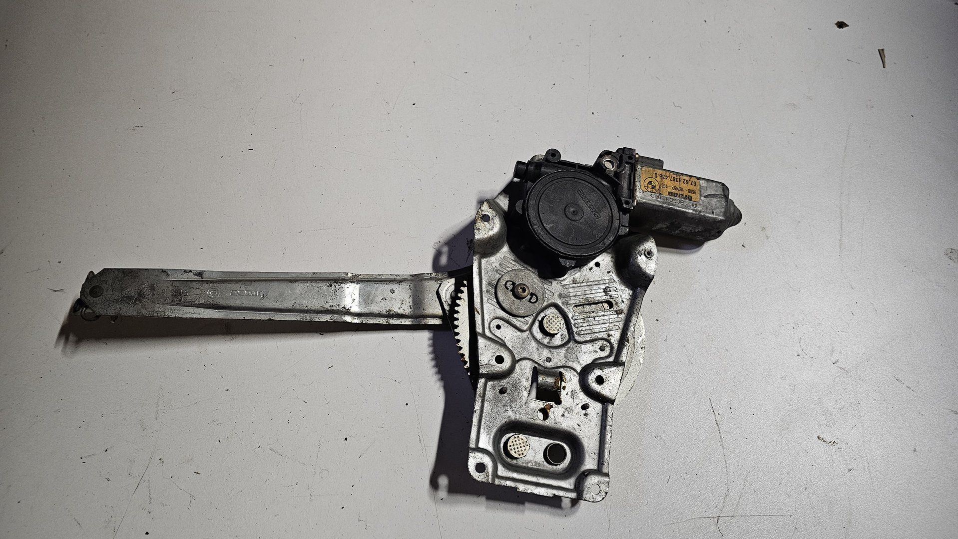 Electrische raambediening incl. motor rechtsachter BMW 3-Serie E36 sedan touring 51348119776 8119776 67621387436 1387436 electric window control engine usado en Menorca