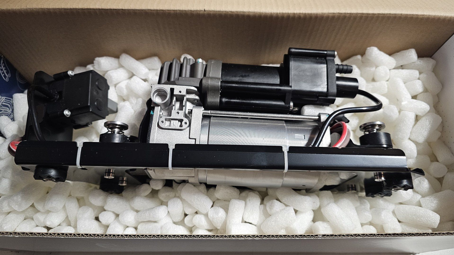 Luchtvering luchtpomp compressor BMW 5 / 7 serie F07 GT F11 F01 F02 F04 + LCi 37206784137 6784137 37206789165 37206794465 37206789450 37206864215 37206875176 compressor air pump suspension usado en Menorca