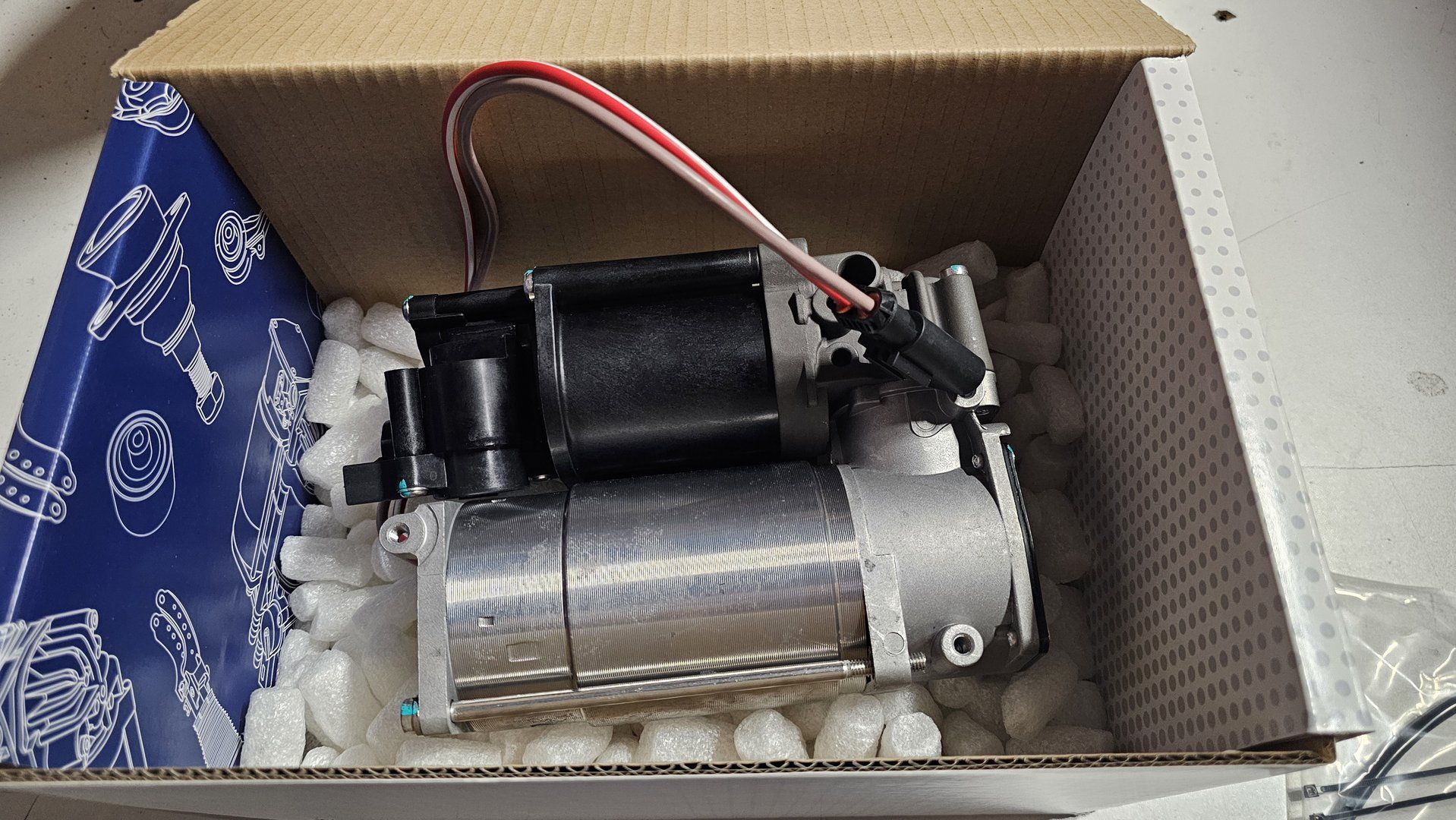 Luchtvering luchtpomp compressor losse pomp gen 2 2011- BMW 5 / 7 serie F07 GT F11 F01 F02 F04 + LCi 37206789450 37206789165 37206794465 37206864215 compressor air pump suspension usado en Menorca