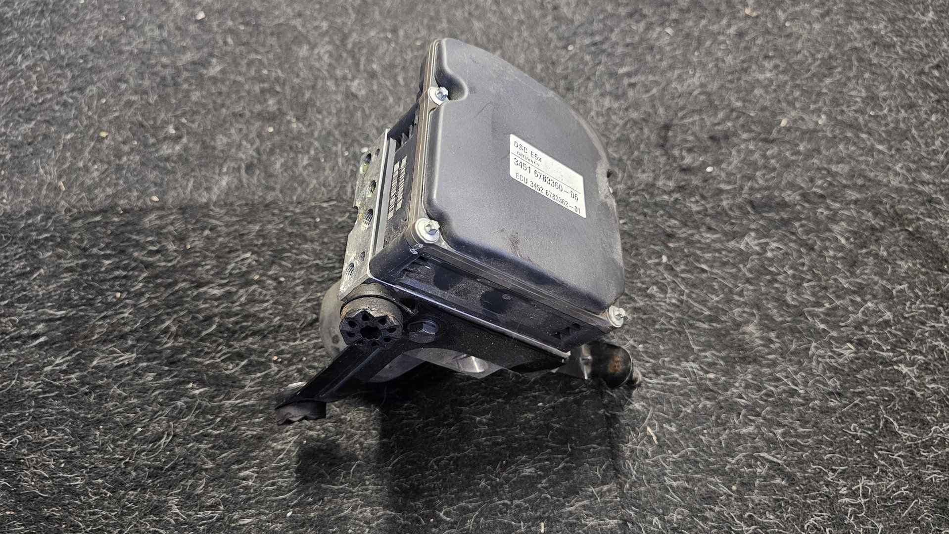 ABS Pomp BMW 5 / 6 serie E60 E61 E63 E64 LCi 34516774679 6774679 4516783360 783360 0 265 250 217 abs pump usado en Menorca