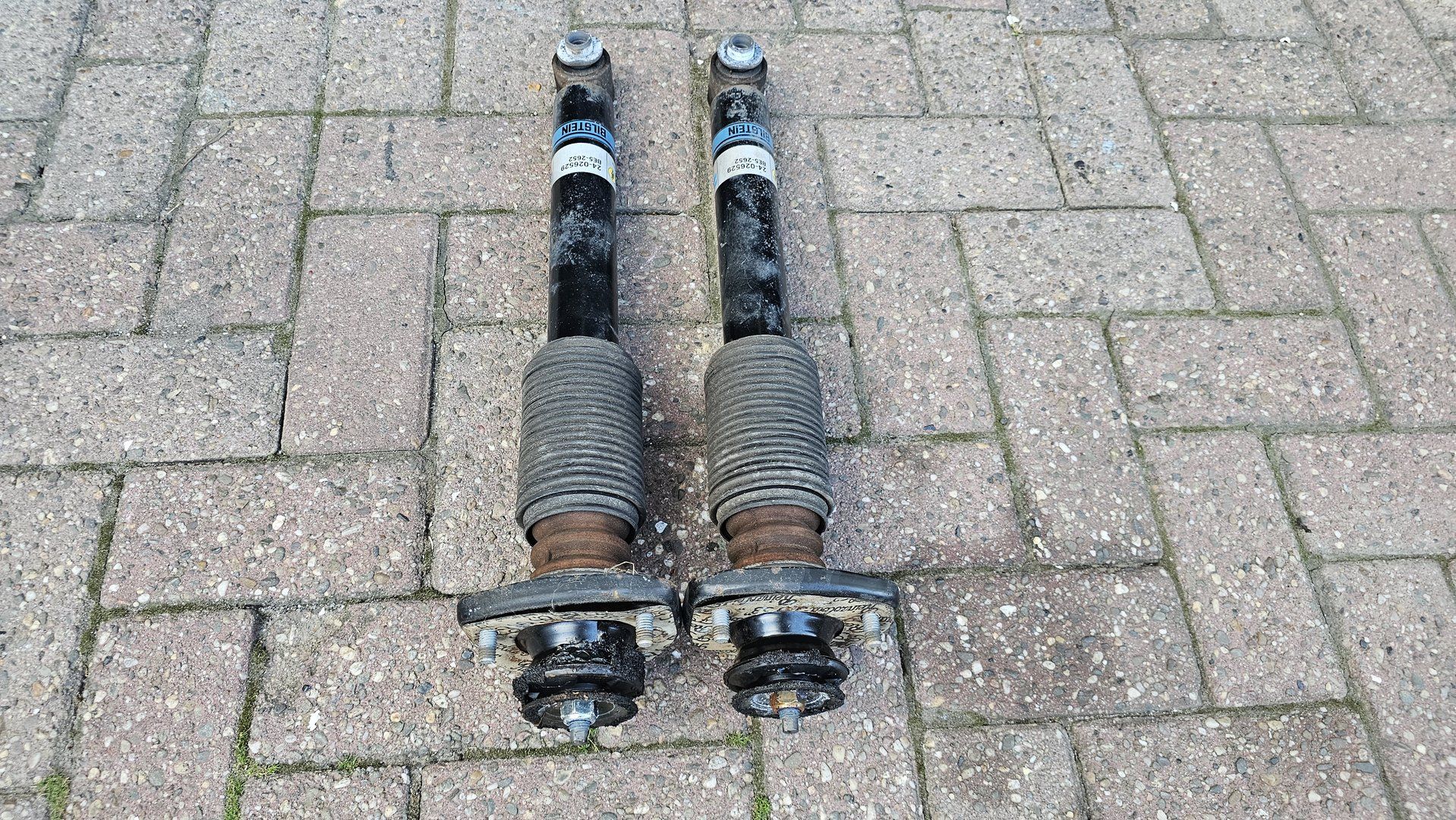 Schokdemper set Bilstein achterzijde BMW X5 Serie E53 33521096278 1096278 shock absorber left and right usado en Menorca foto 2