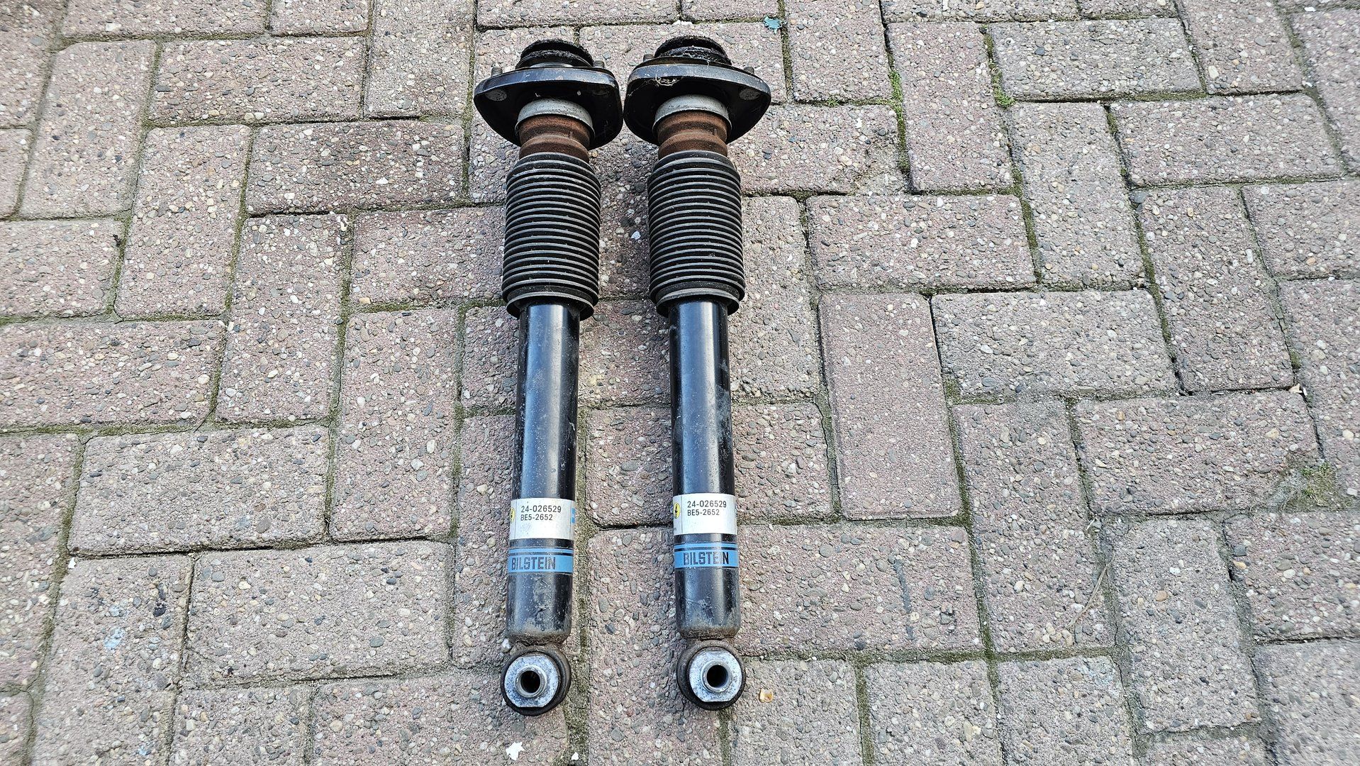 Schokdemper set Bilstein achterzijde BMW X5 Serie E53 33521096278 1096278 shock absorber left and right usado en Menorca