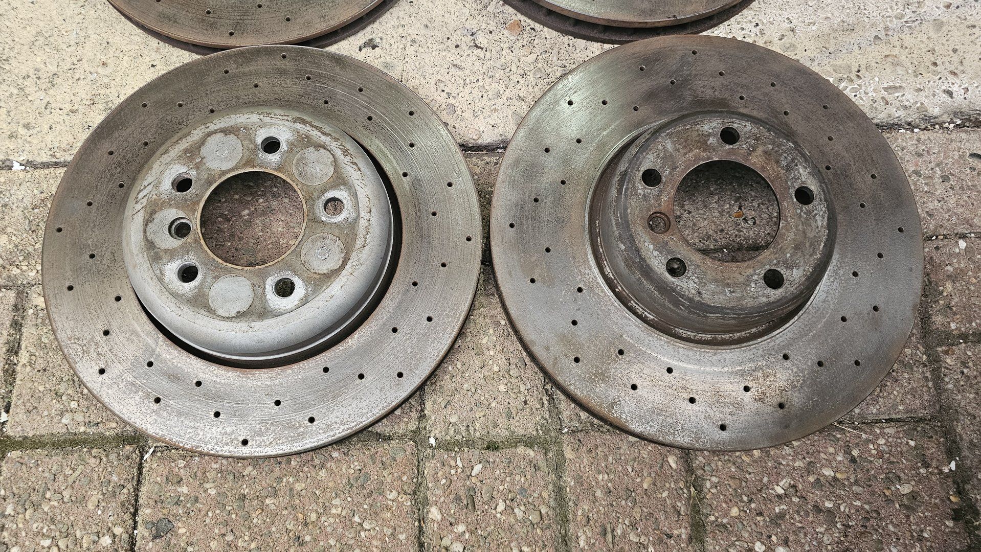 Upgrade Remschijven set remklauwen rembloken set voorzijde geventileerd BMW 5 serie E60 E61 brake disc left and right usado en Menorca foto 6