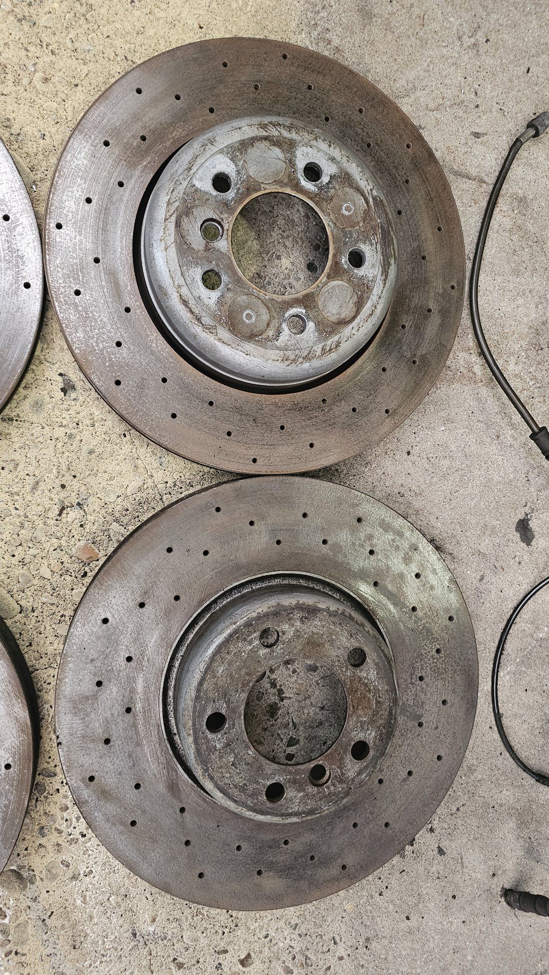 Upgrade Remschijven set remklauwen rembloken set voorzijde geventileerd BMW 5 serie E60 E61 brake disc left and right usado en Menorca foto 3