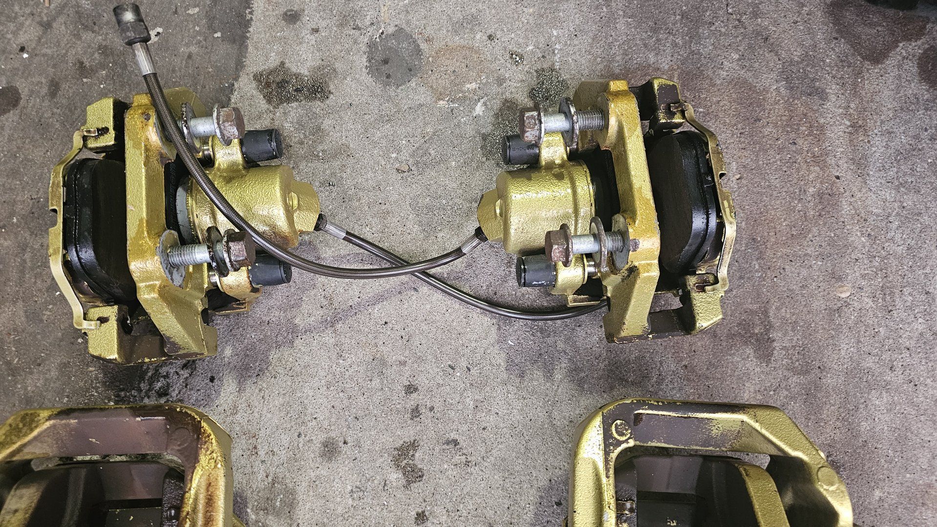 Upgrade Remschijven set remklauwen rembloken set voorzijde geventileerd BMW 5 serie E60 E61 brake disc left and right usado en Menorca foto 11