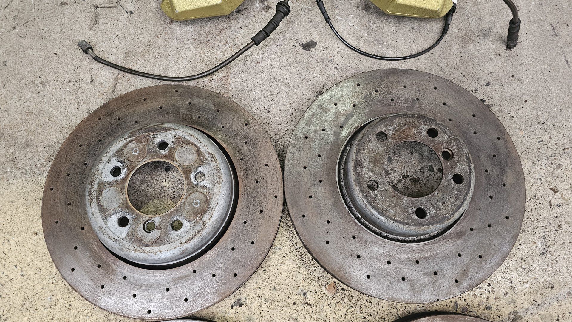 Upgrade Remschijven set remklauwen rembloken set voorzijde geventileerd BMW 5 serie E60 E61 brake disc left and right usado en Menorca foto 4