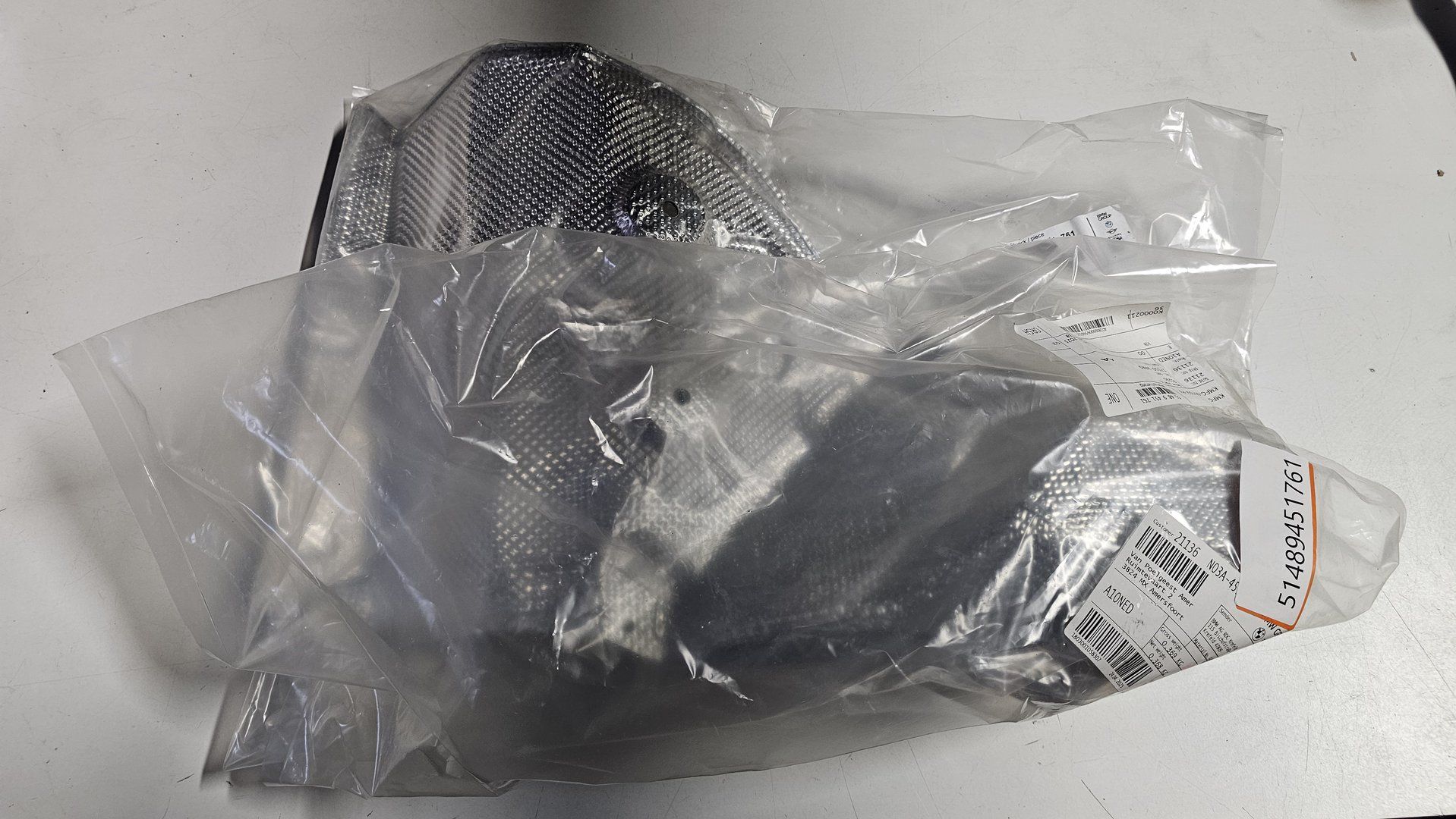 Hitteschild uitlatdemper achterzijde BMW XM serie G09 51489451761 9451761 exhaust heat shield usado en Menorca