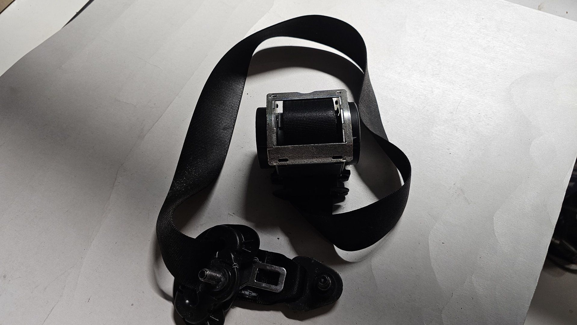 Gordel B stijl rechts voorzijde BMW 5 serie E60 E61 601629600D 72119110046 9110046 seatbelt single usado en Menorca