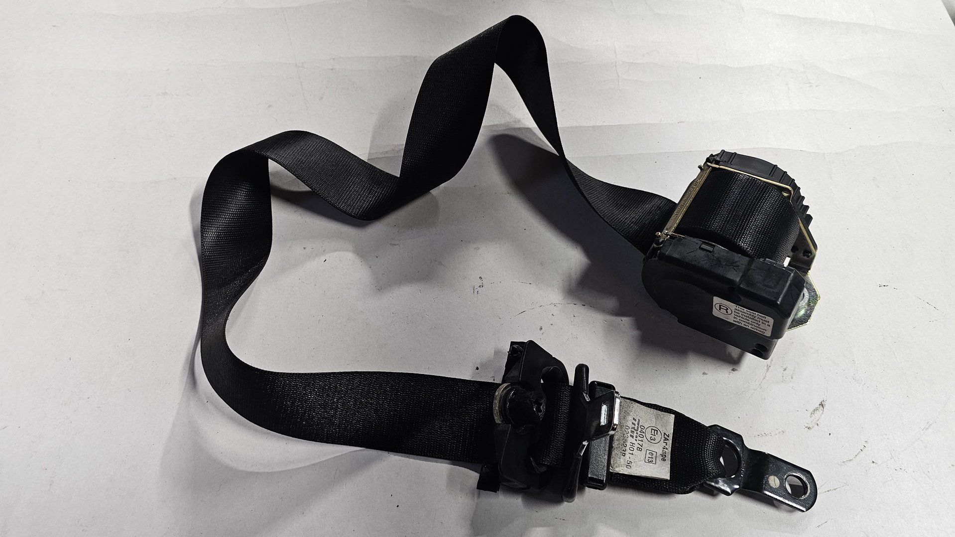 Gordel B stijl rechts voorzijde BMW X5 serie E53 33000340C 72118402692 8402692 seatbelt single usado en Menorca