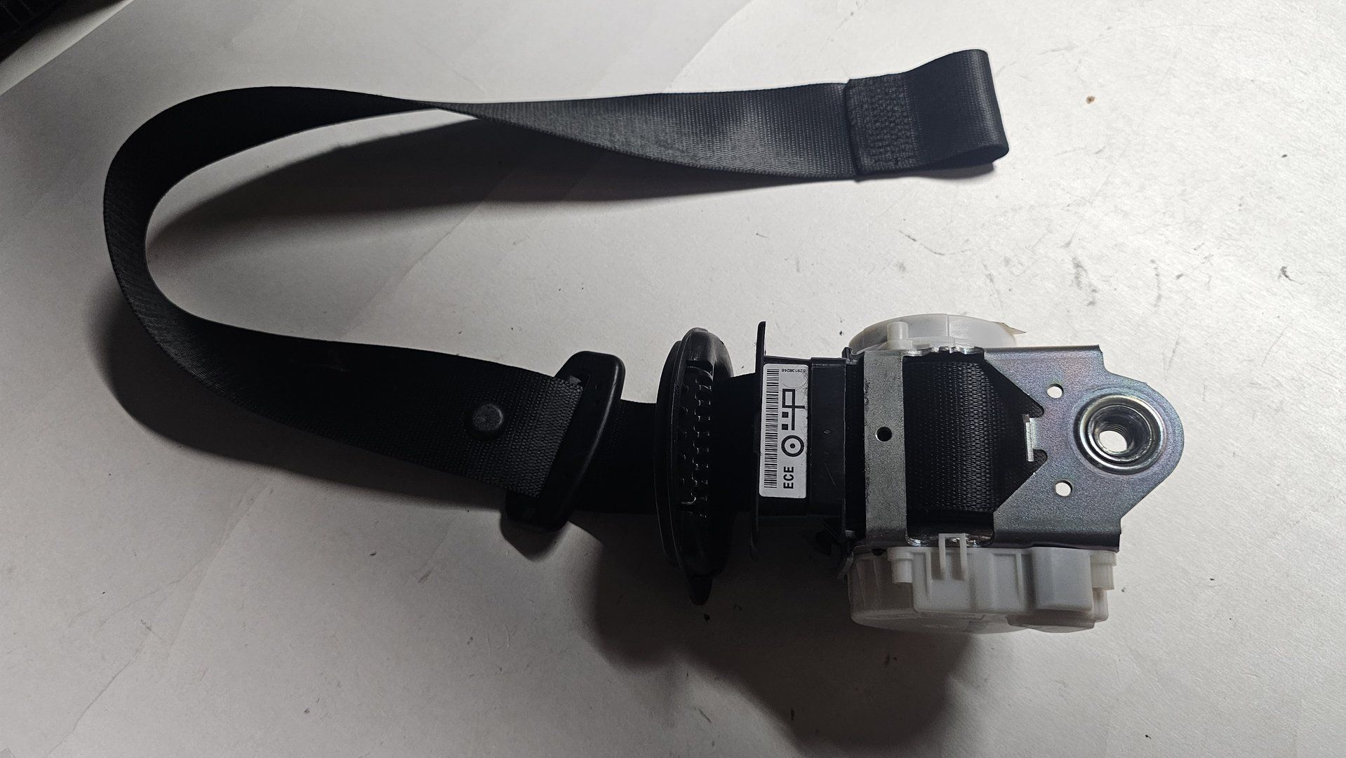 Gordel bovengordel zwart rechtsvoor BMW 1 / 3 serie E81 E92 + LCi 72119138246 9138246 34003268 seatbelt single usado en Menorca