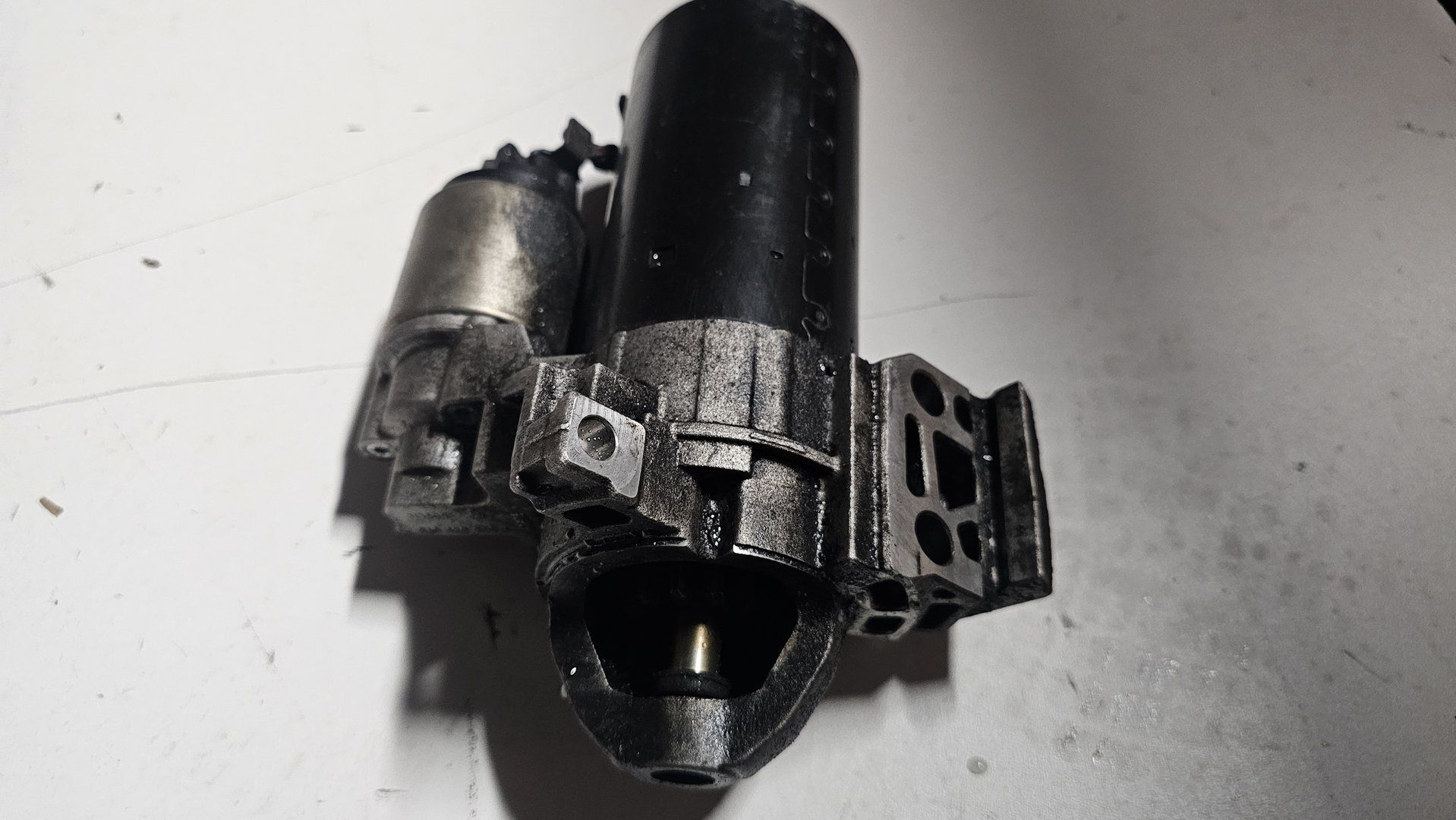 Startmotor Bosch BMW 3 / 4 / 5 X1 X3 serie E8x E9x F3x E6x 12418570238 8570238 001148010 12418506657 8506657 starter motor usado en Menorca foto 2