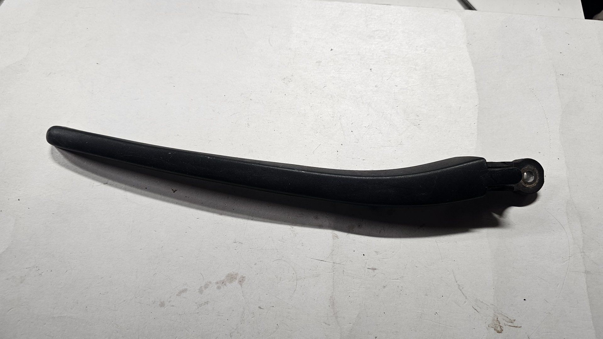 Ruitenwisser arm achterruit BMW 3 serie E46 touring 61628220830 8220830 windscreen wiper arm usado en Menorca