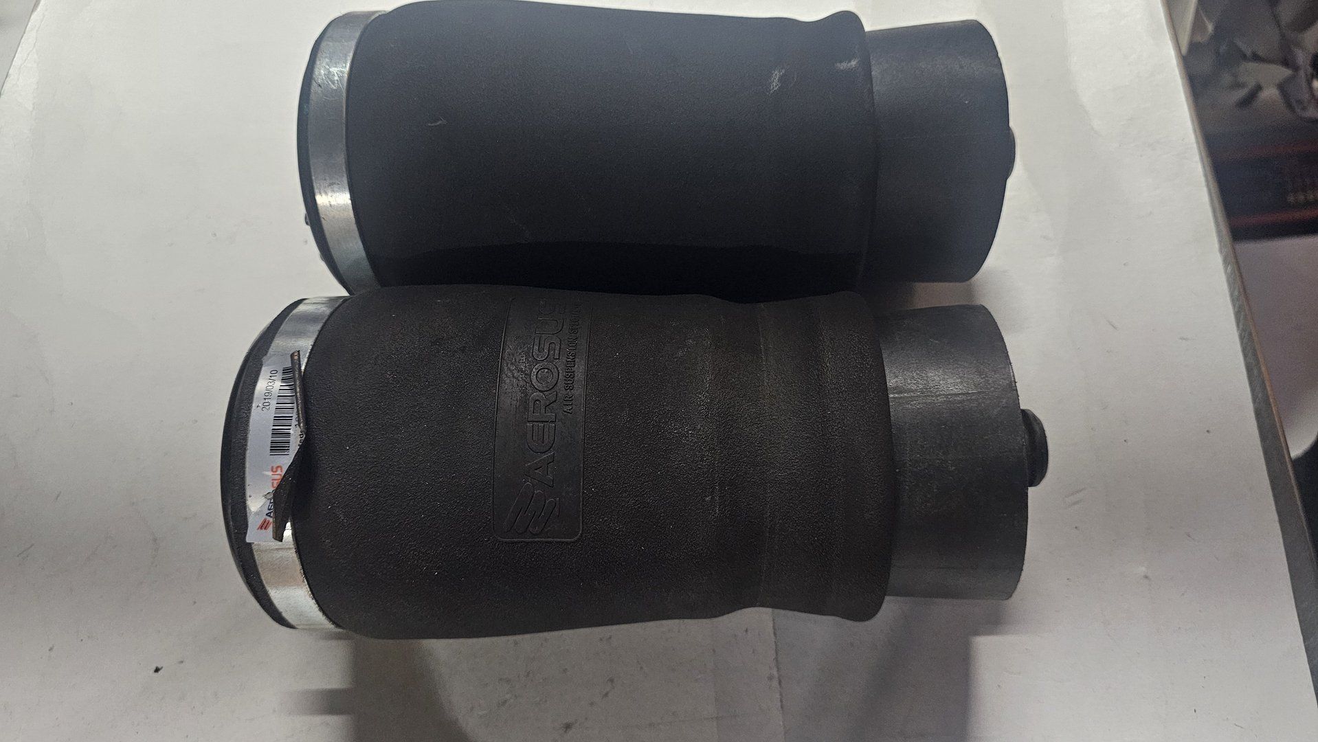 Luchtbalg luchtvering schokdemper set achter BMW X5 serie E53 37121095579 1095579 37121095580 1095580 163522 163523 air spring air bellows left and right usado en Menorca