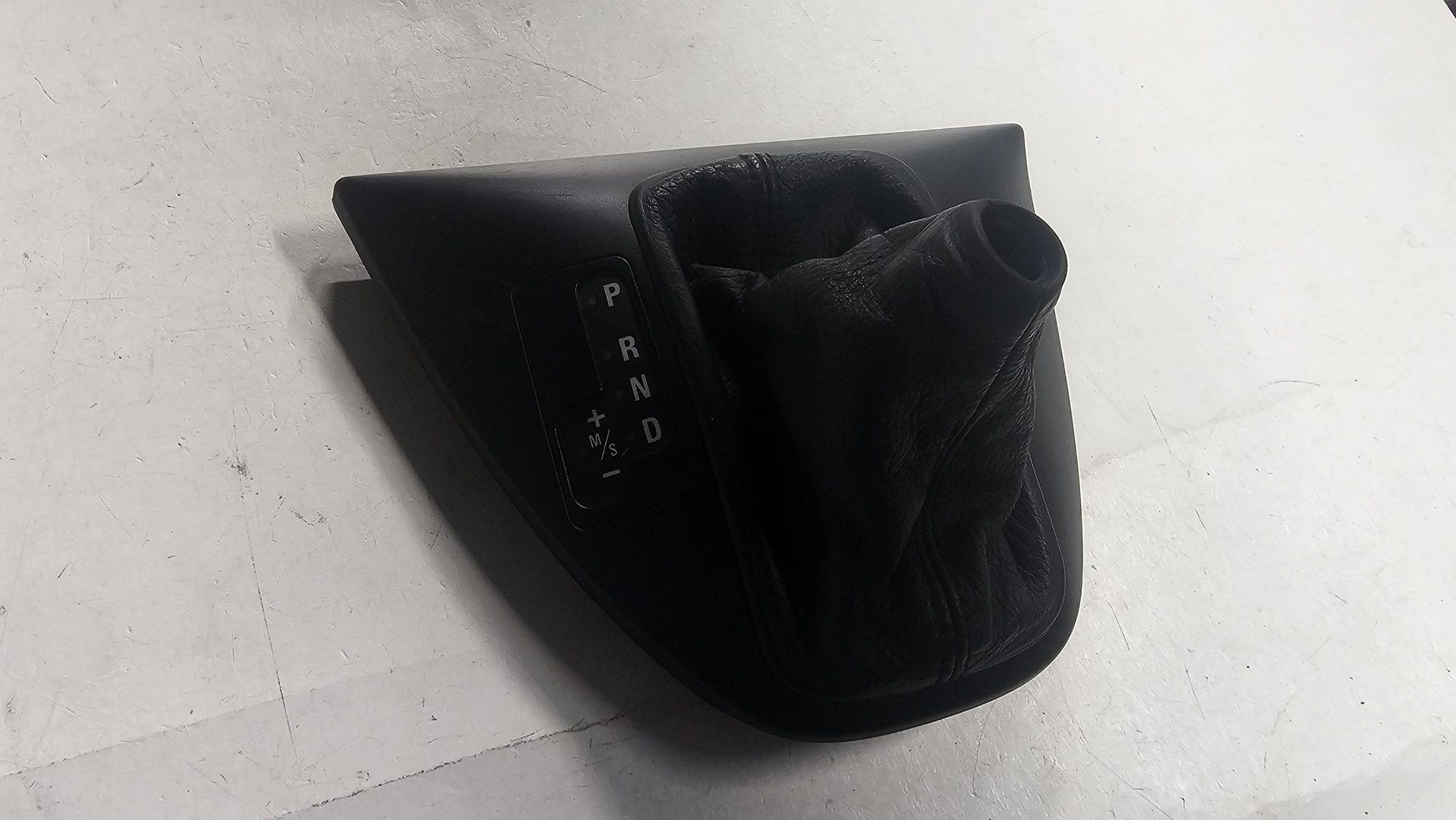 Versnellingspookhoes pookhoes zwart automaat BMW X5 serie E53 51168408029 8408029 gear lever cover usado en Menorca foto 2