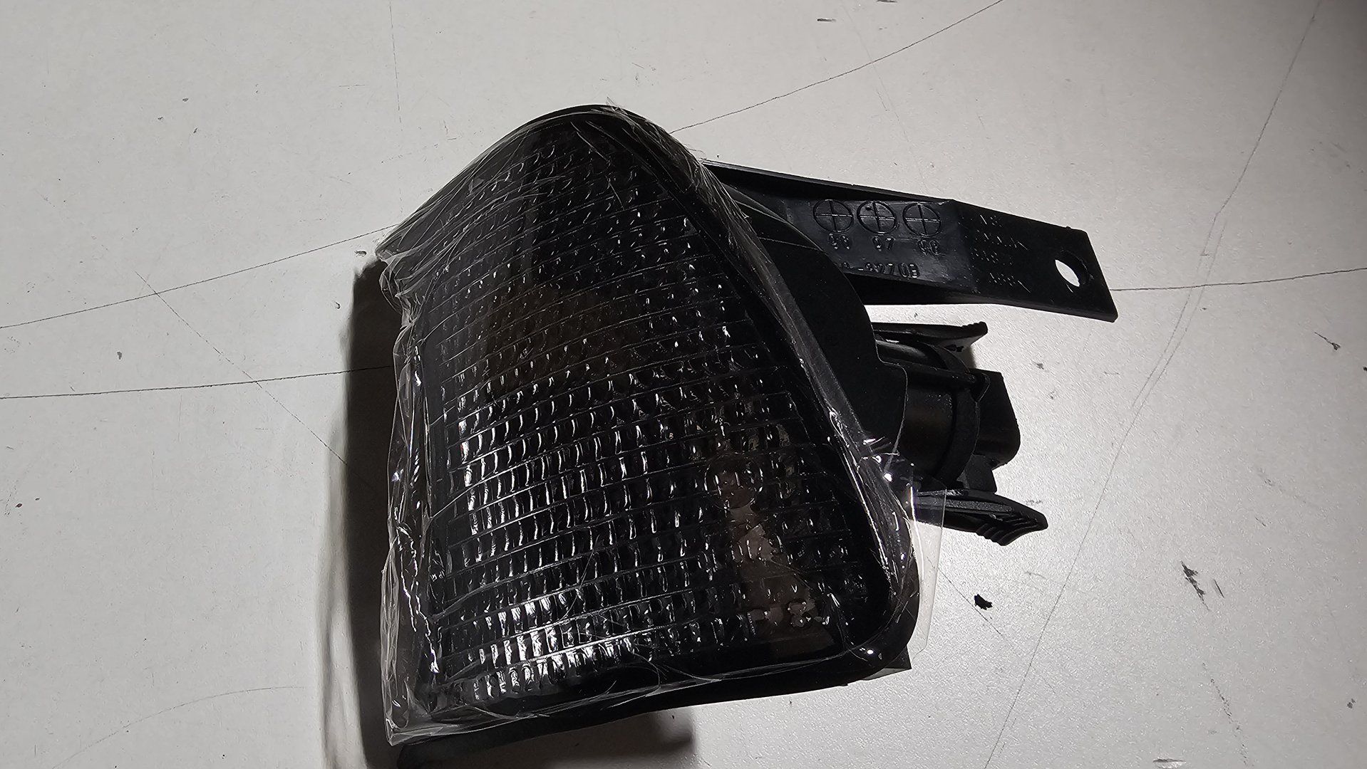 Hoeklicht knipperlicht BMW 5 Serie E34 1988-1996 - smoke 1654322 18-3270-25-2 63131384033 blinker single usado en Menorca