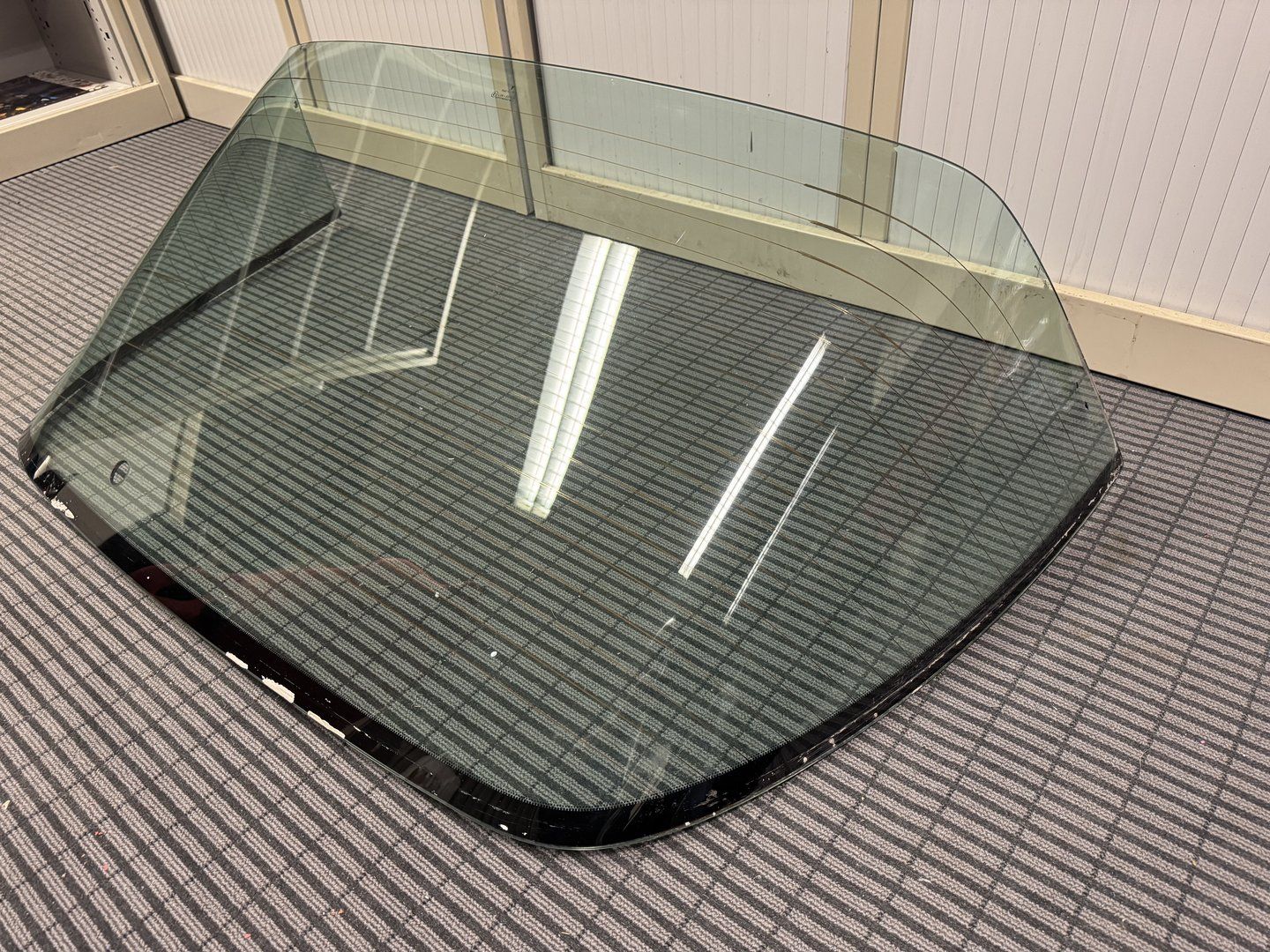 964.545.107.42 achterruit 964 targa rear window usado en Menorca