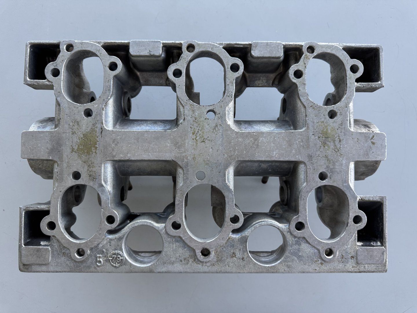 901.105.111.1R nokkenashuis camshaft casing usado en Menorca foto 2