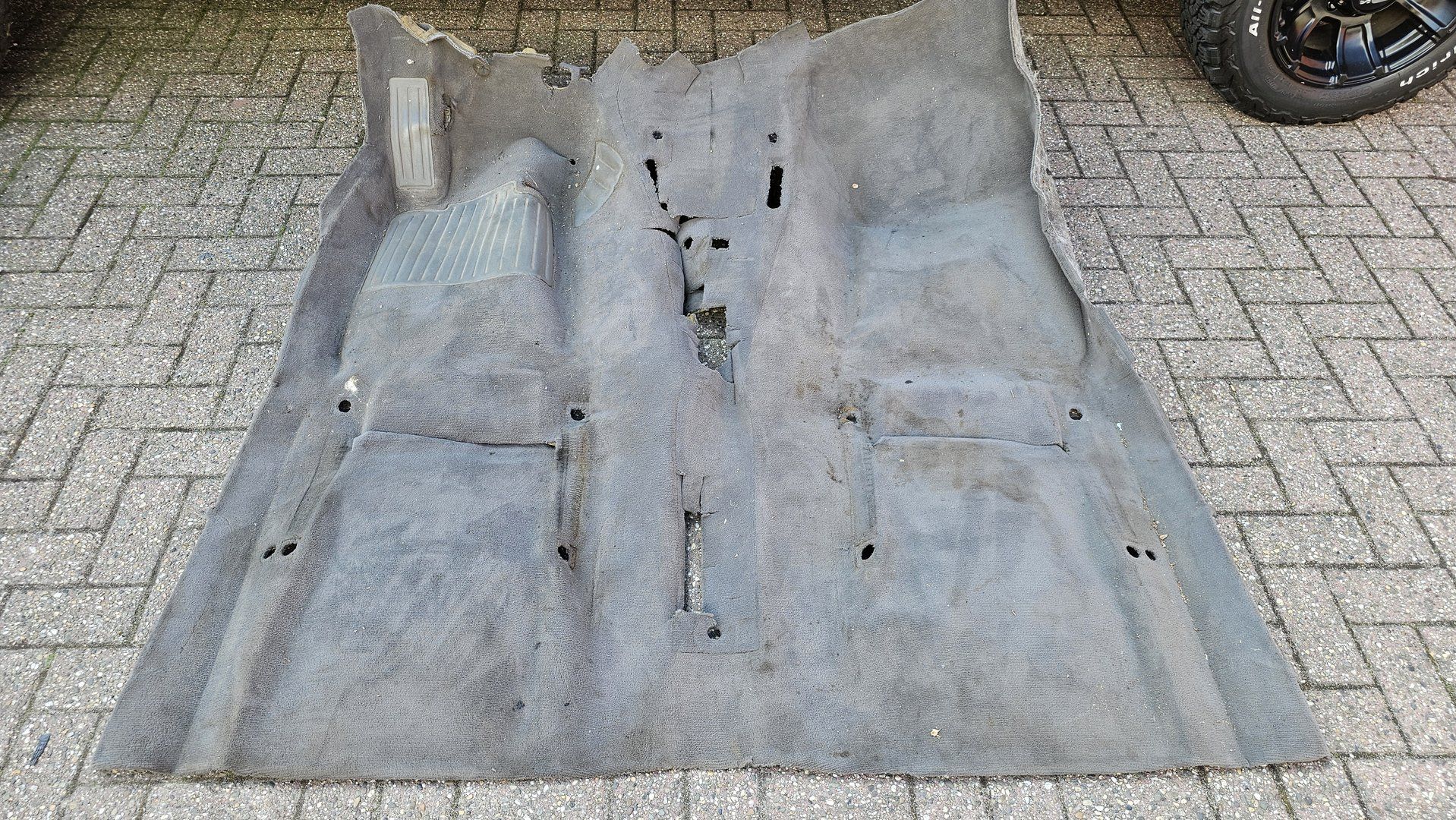 Tapijt vloerbedekking grijs antreciet BMW 3 serie E30 sedan TAPIJTE30-2 AL carpeting usado en Menorca