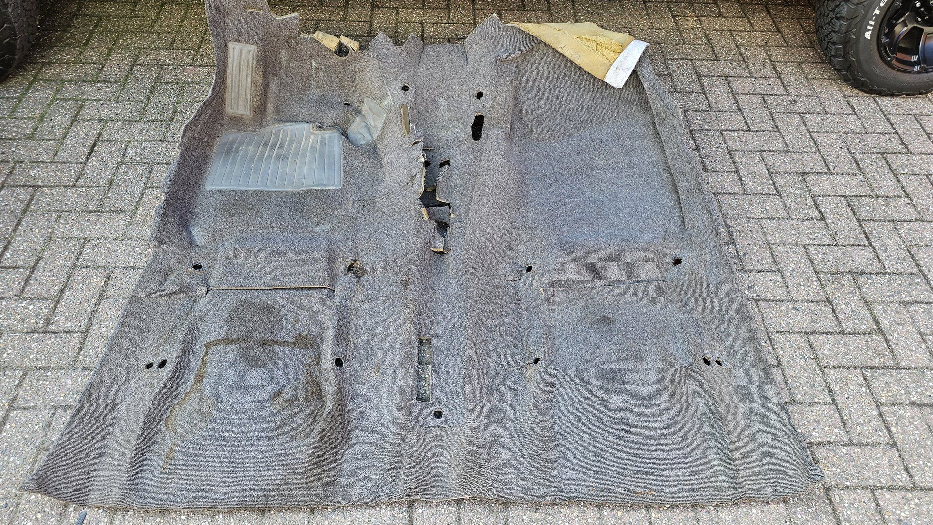 Tapijt vloerbedekking grijs antraciet BMW 3 serie E30 sedan TAPIJTE30-3 AL carpeting usado en Menorca