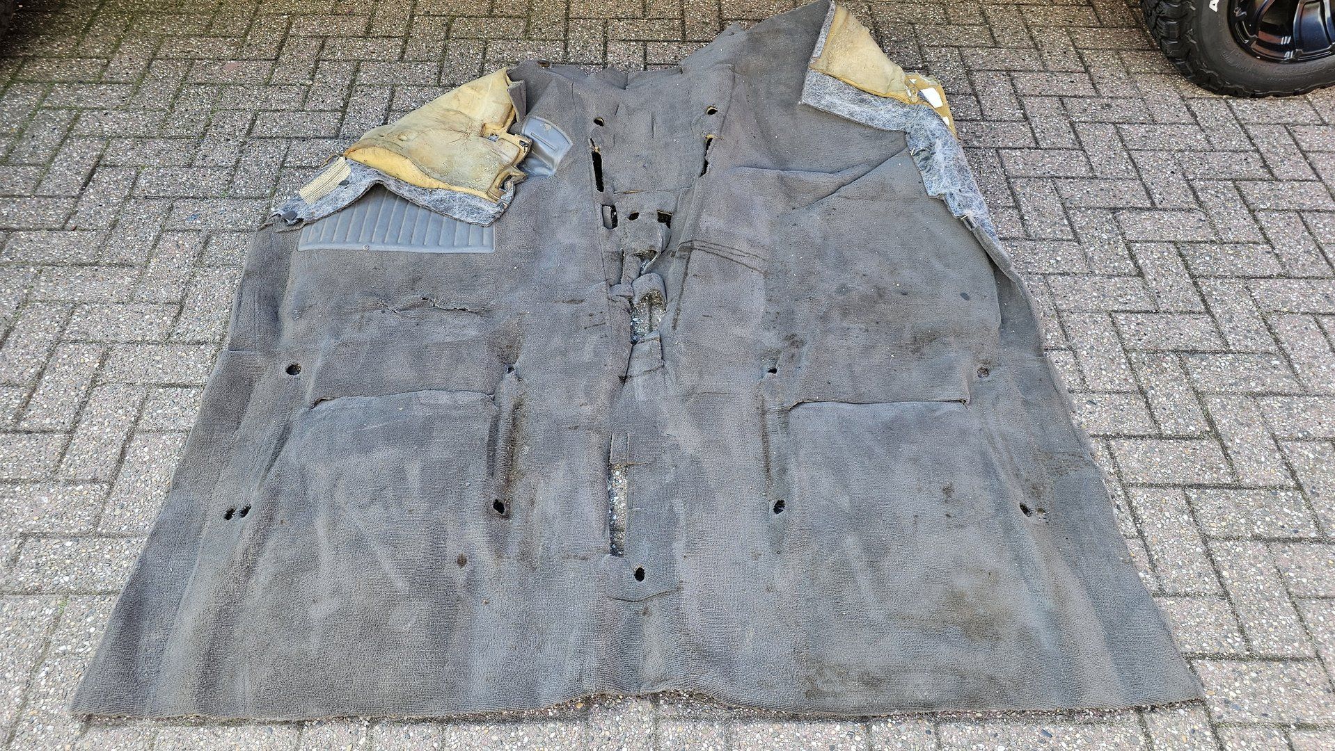 Tapijt vloerbedekking grijs antraciet BMW 3 serie E30 sedan TAPIJTE30-4 AL carpeting usado en Menorca