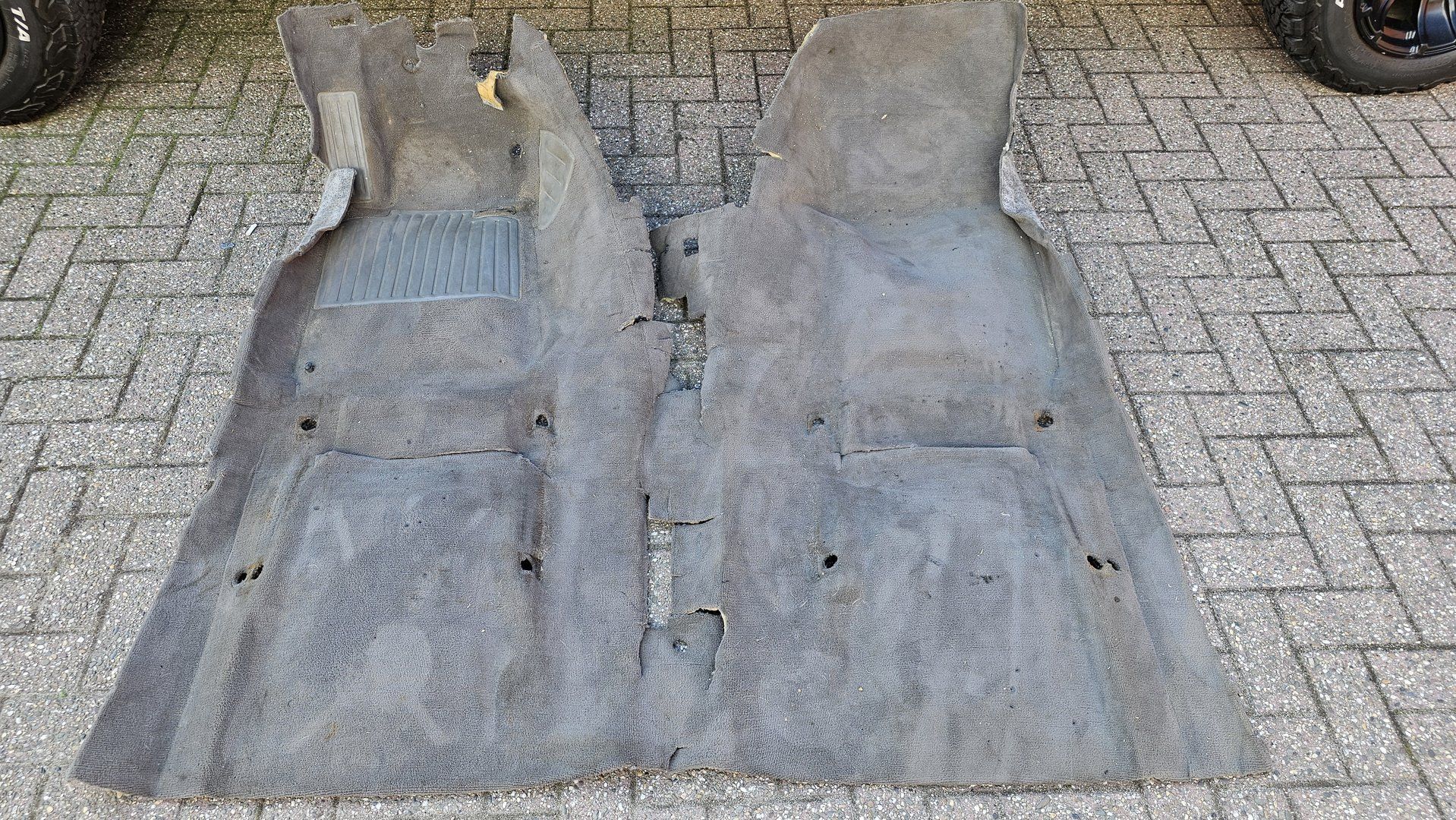 Tapijt vloerbedekking grijs antraciet BMW 3 serie E30 sedan TAPIJTE30-5 AL carpeting usado en Menorca