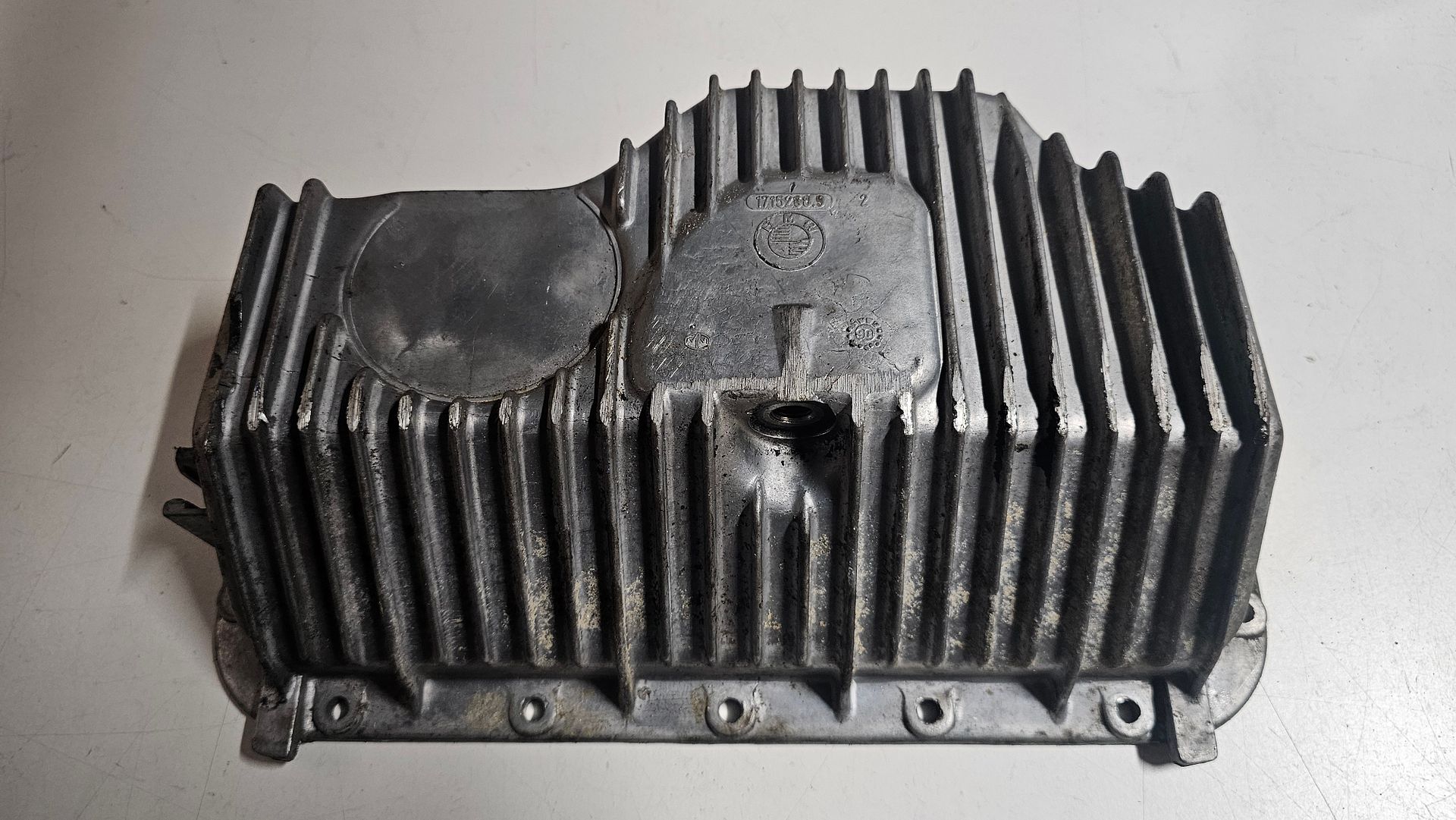 Carterpan voorzijde klein M40 BMW 3 serie E30 11131715266 1715266 sump usado en Menorca