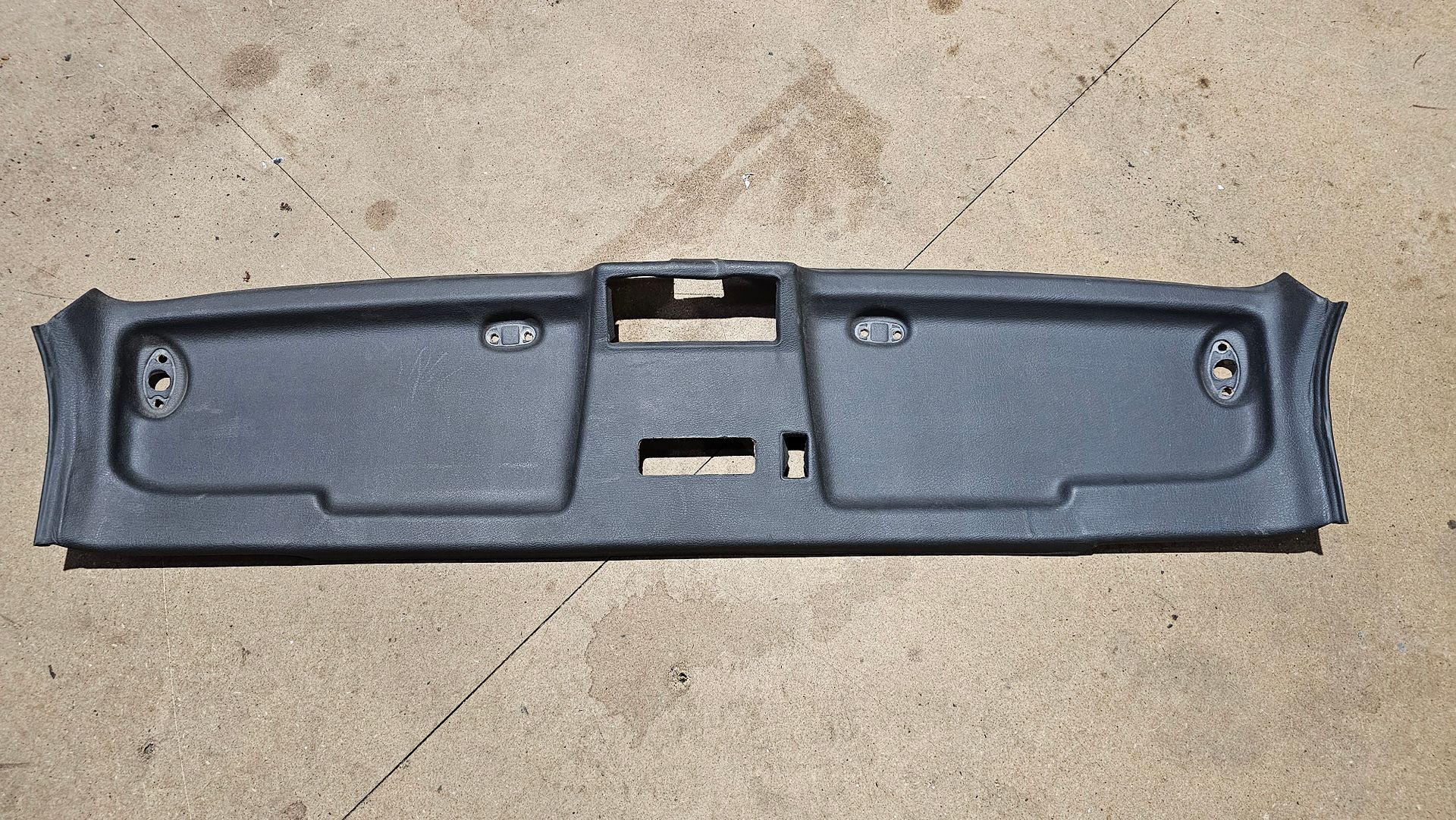 Dak bekleding voor electrische schuifdak en checkcontrol uitvoering 2 en 4 drs BMW 3 serie E30 51441884197 1884197 pillar trim usado en Menorca