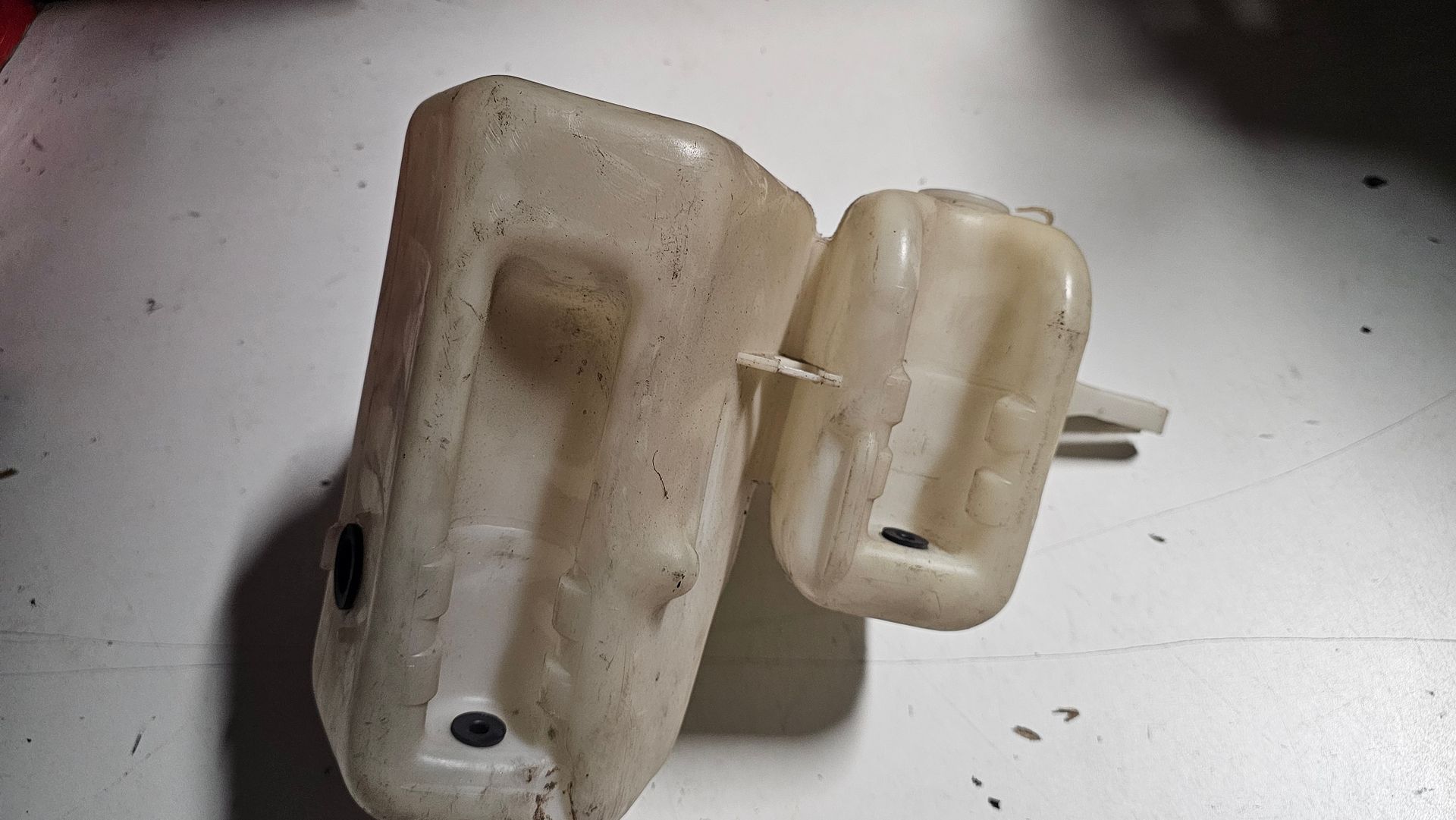 Ruiten sproeier resorvoir met koplamp reiniging BMW 3 serie E30 61671370777 1370777 windshield washer tank sprinkler tank usado en Menorca foto 2