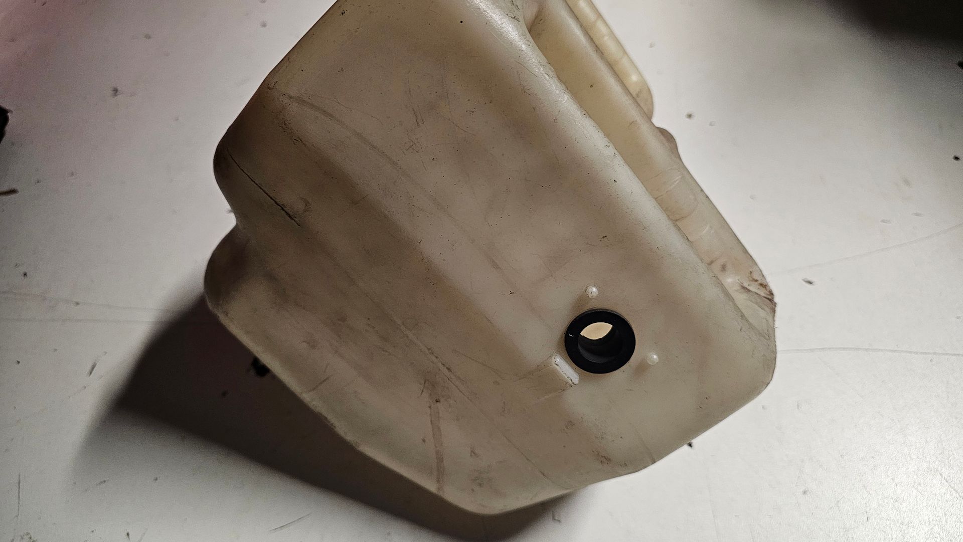 Ruiten sproeier resorvoir met koplamp reiniging BMW 3 serie E30 61671370777 1370777 windshield washer tank sprinkler tank usado en Menorca foto 3
