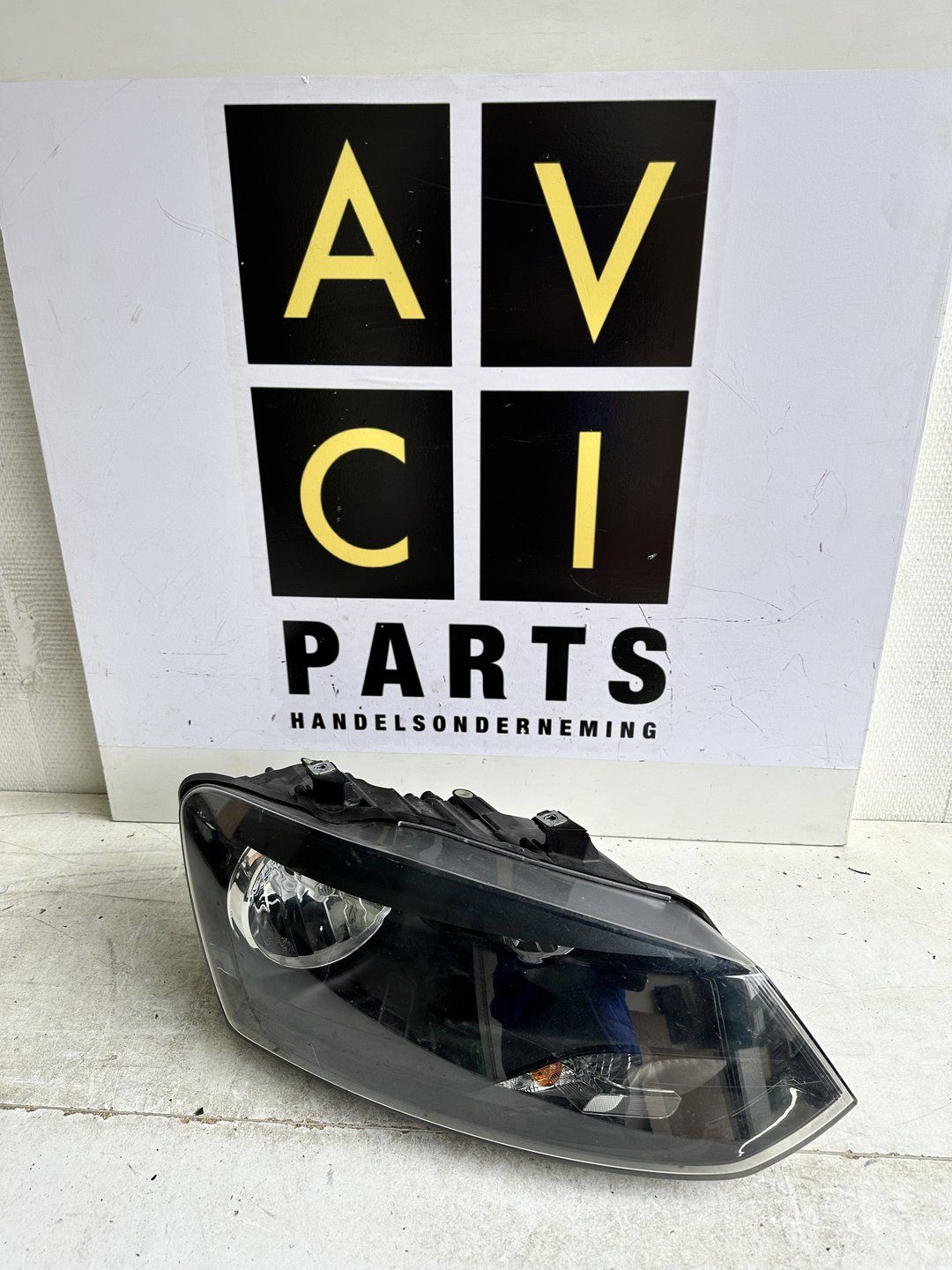 Koplamp SET Vw polo 6R Holgeen H7 6R1941008F 6R1941007G headlight left and right usado en Menorca foto 4