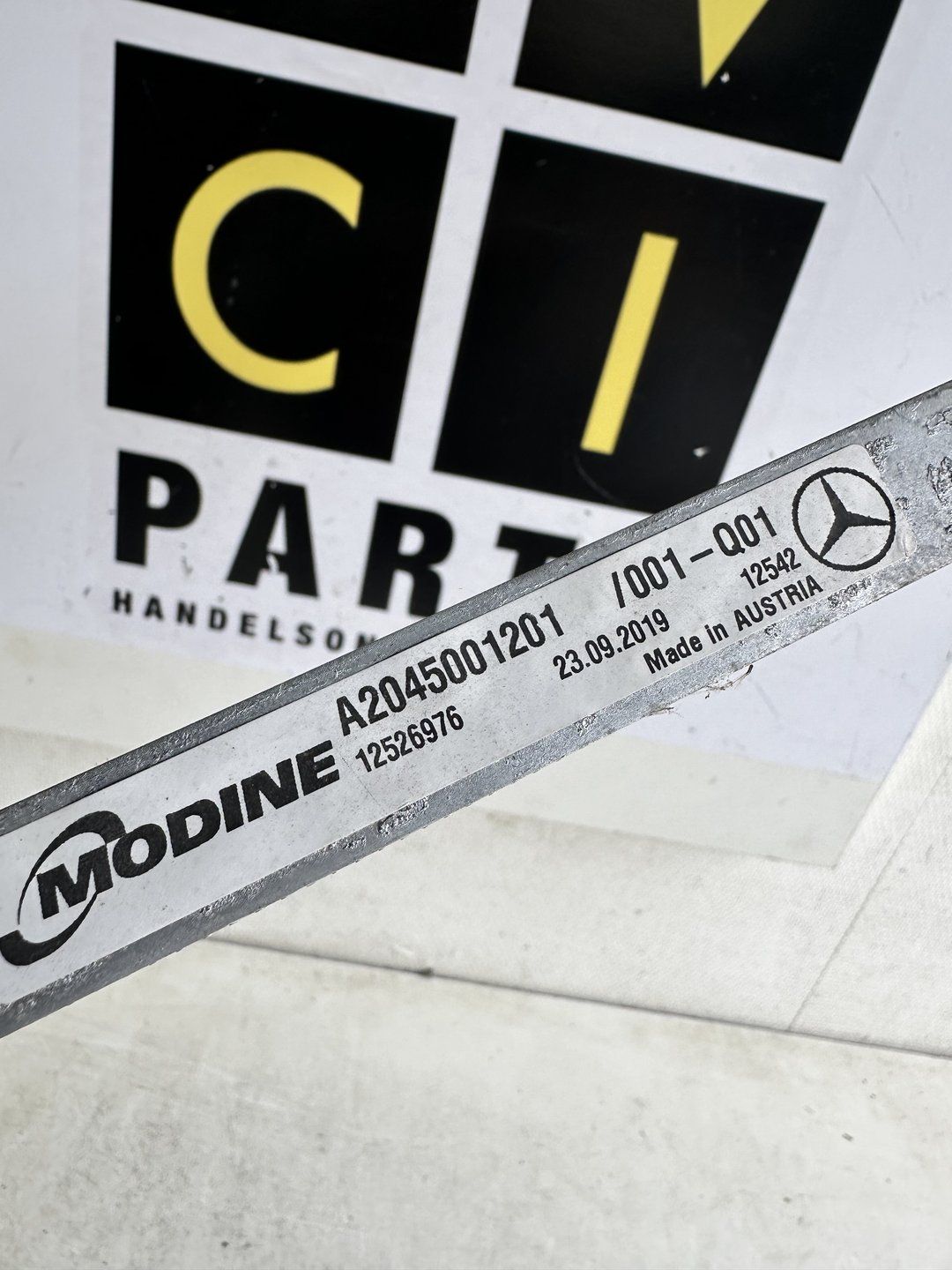 Mercedes W204 w207 w212 condensor radiateur A2045001201 condenser air conditioning radiator usado en Menorca foto 3