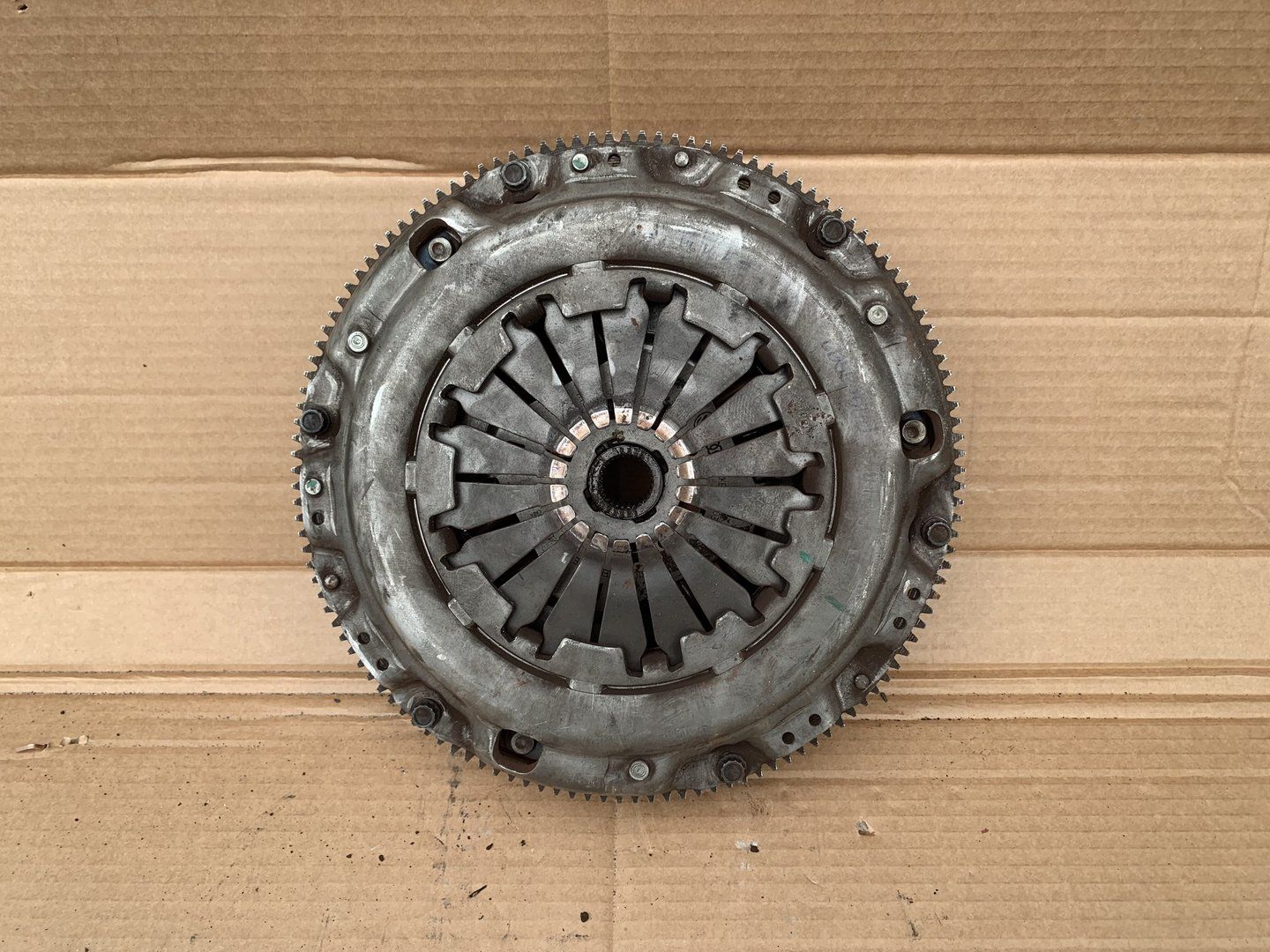 Vliegwiel polo / Ibiza / fabia 1.2TDi diesel CFW CFWA flywheel usado en Menorca
