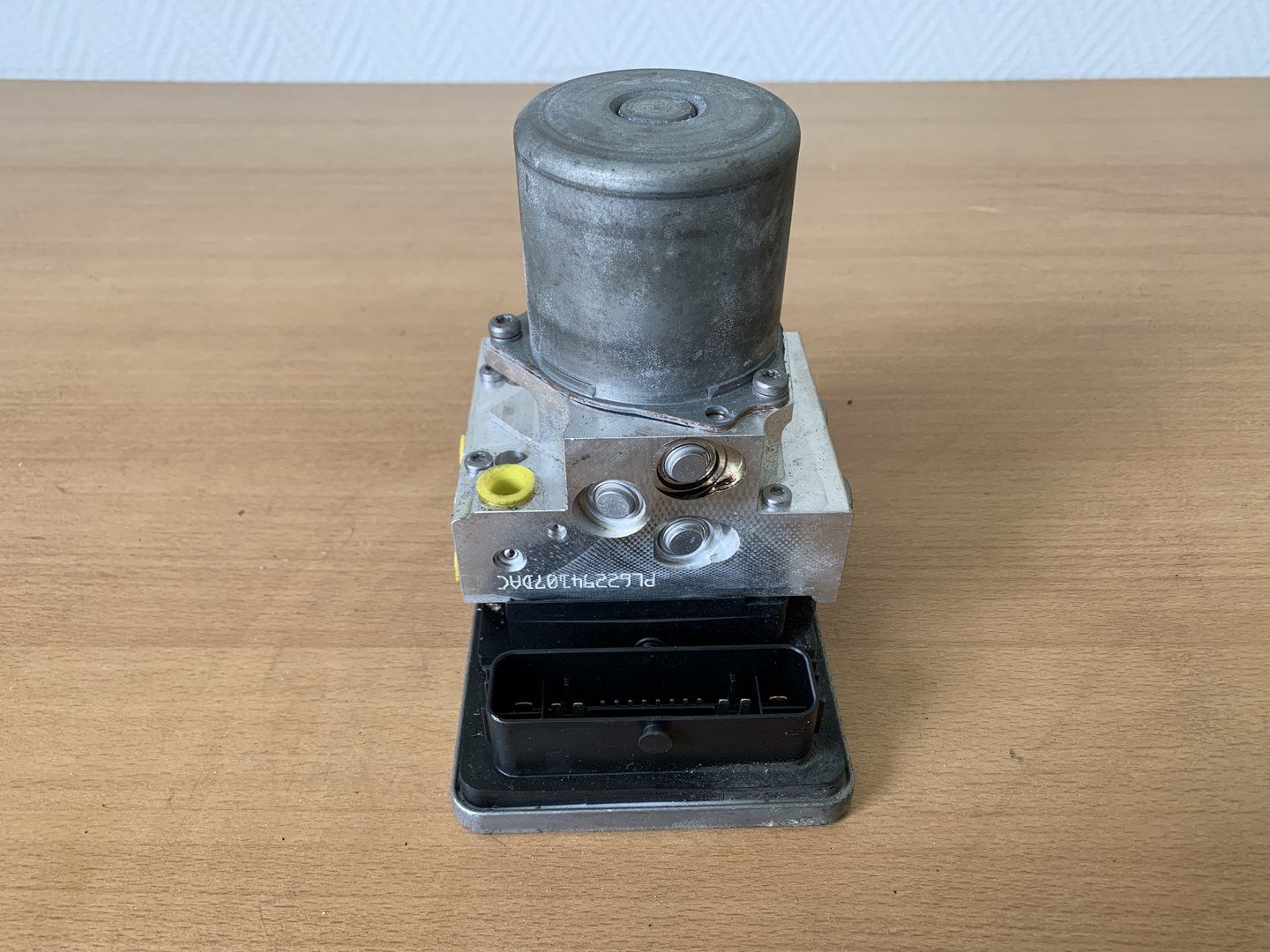 abs pomp BMW 5 + 7 serie F09 F11 F16 34516886963 abs pump usado en Menorca foto 2